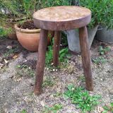 Tripod farm stool