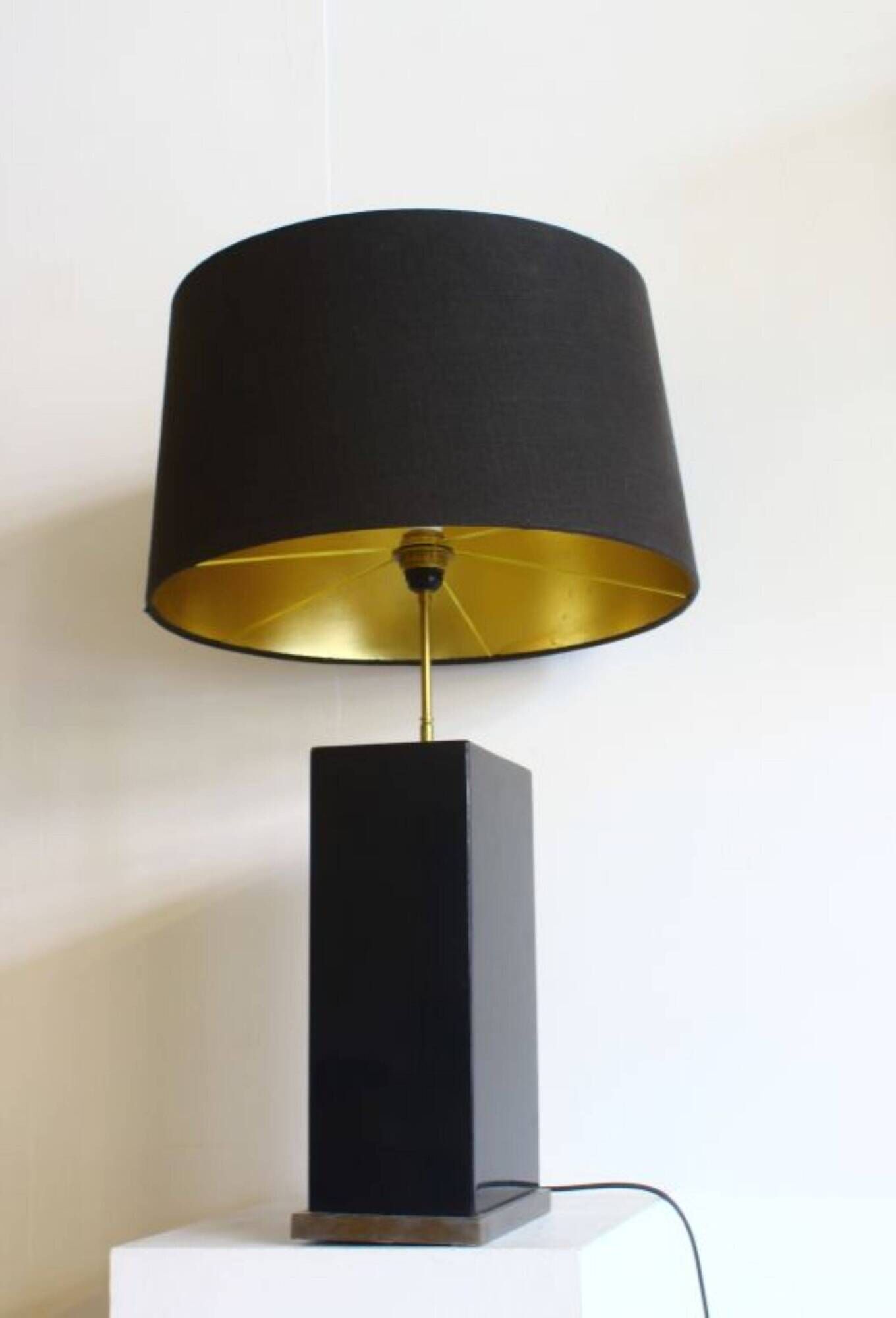 Black lacquered wooden table lamp designed by Roger Vanhevel, 1970s.