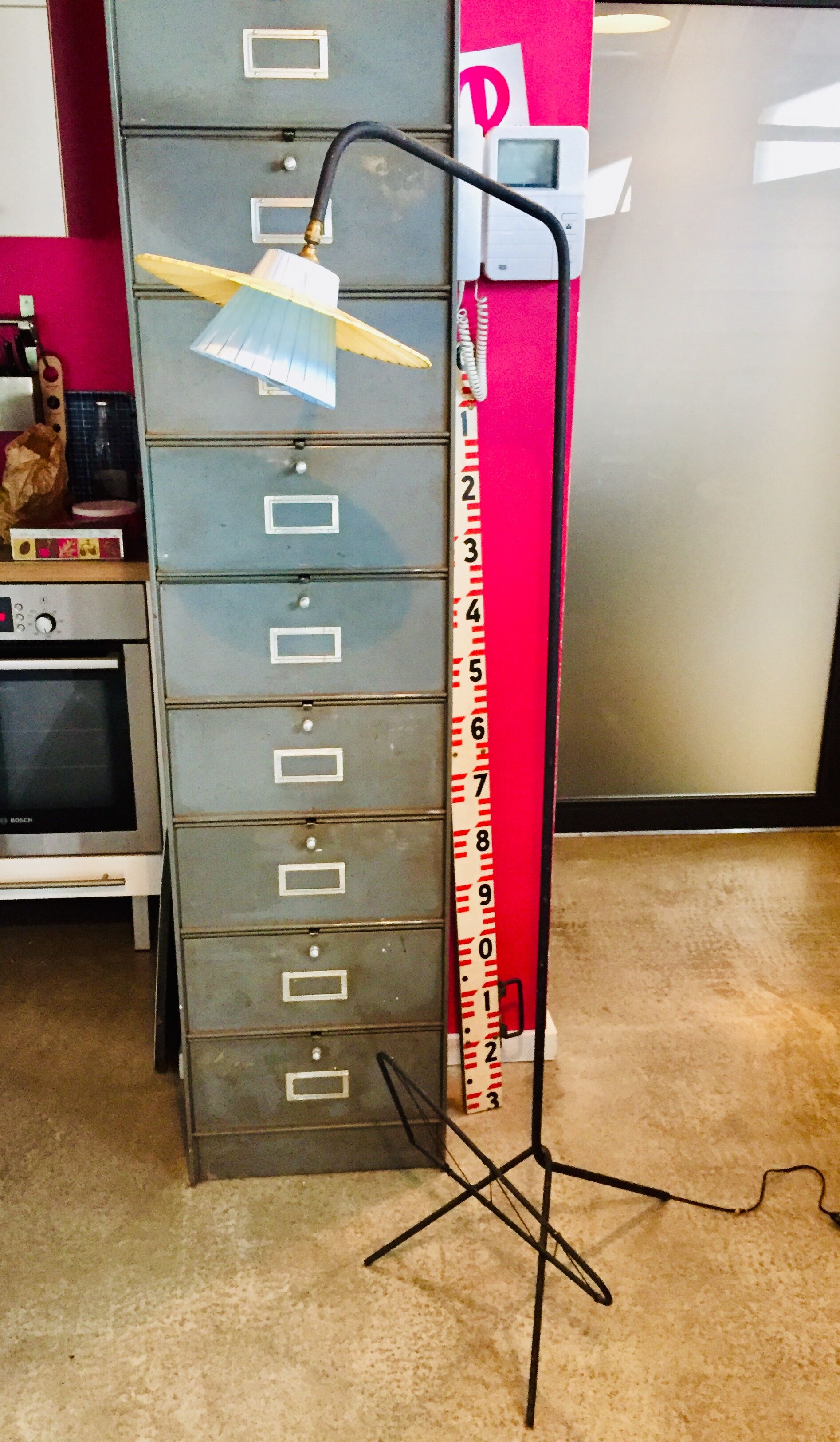 Reader magazine rack