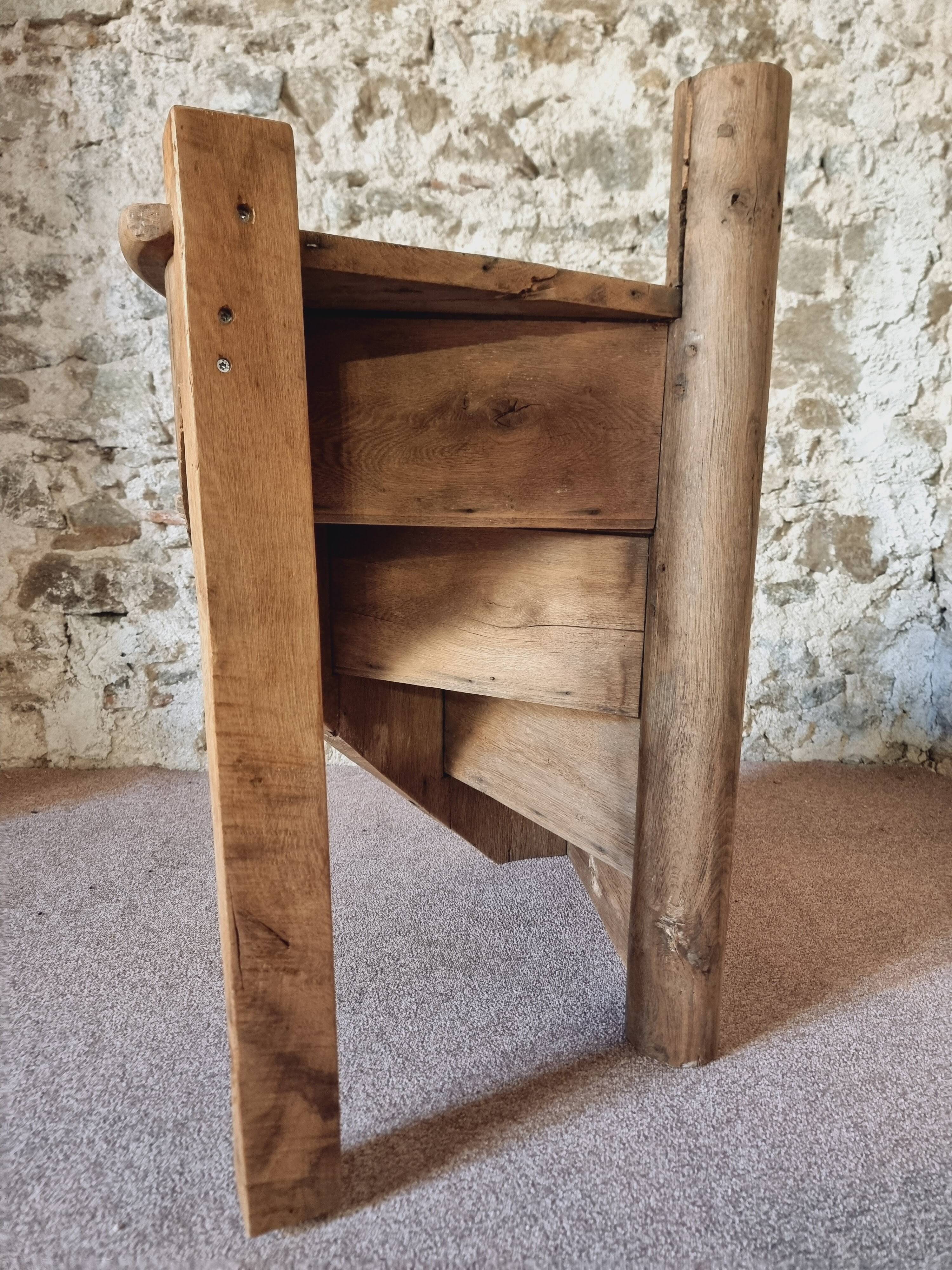 Segment of a spiral staircase in solid oak, early 19th century.
