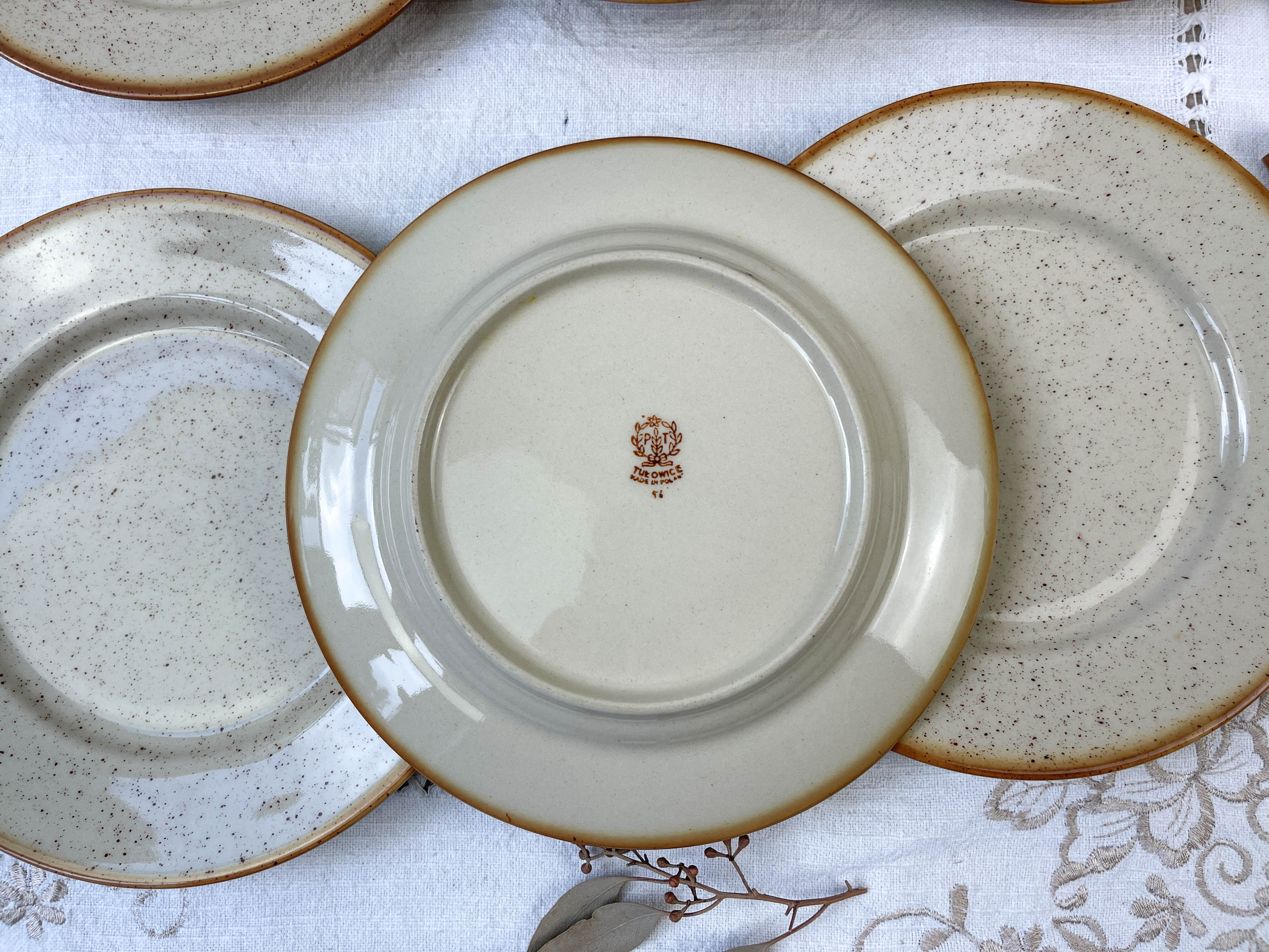 6 Tulowice speckled stoneware plates