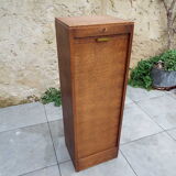 Curtain cabinet