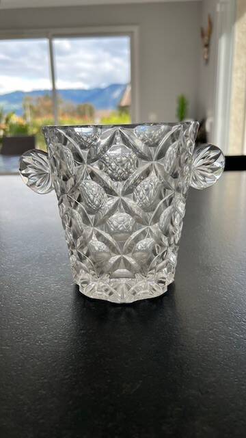 Glass ice bucket