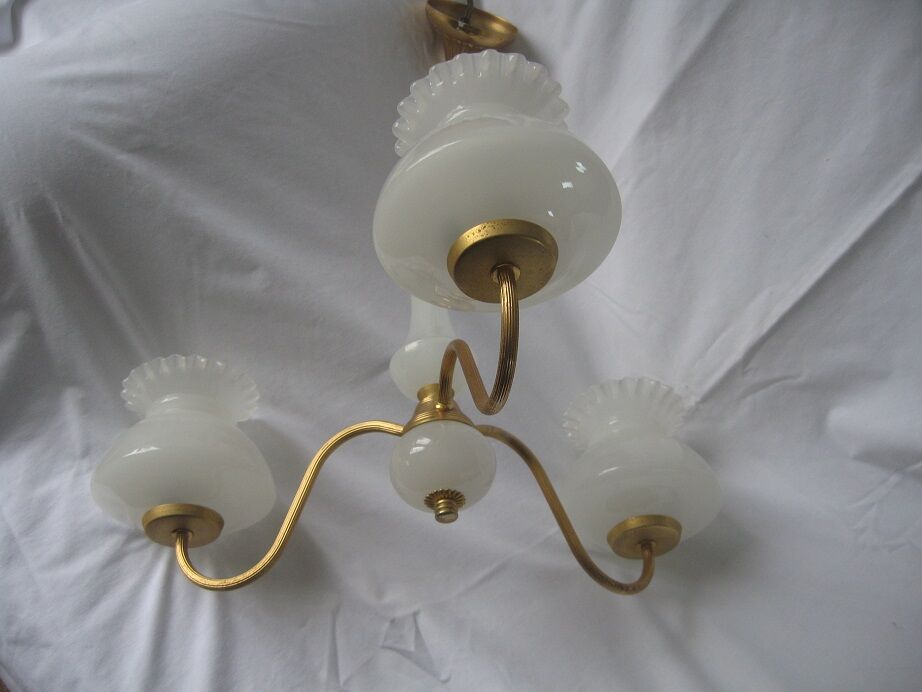Opaline suspension