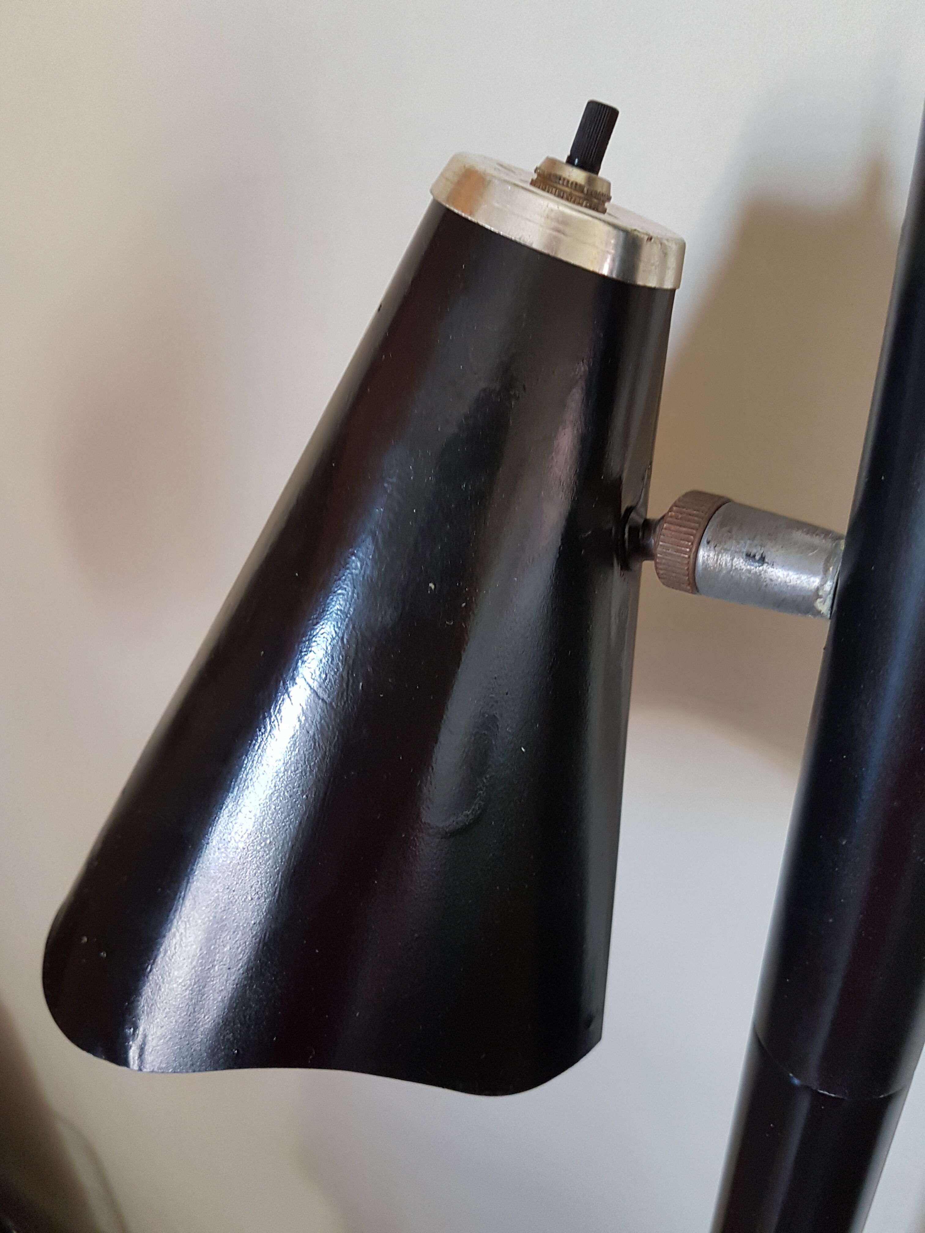 Floor lamp "tension pole lamp" American of the 1950s