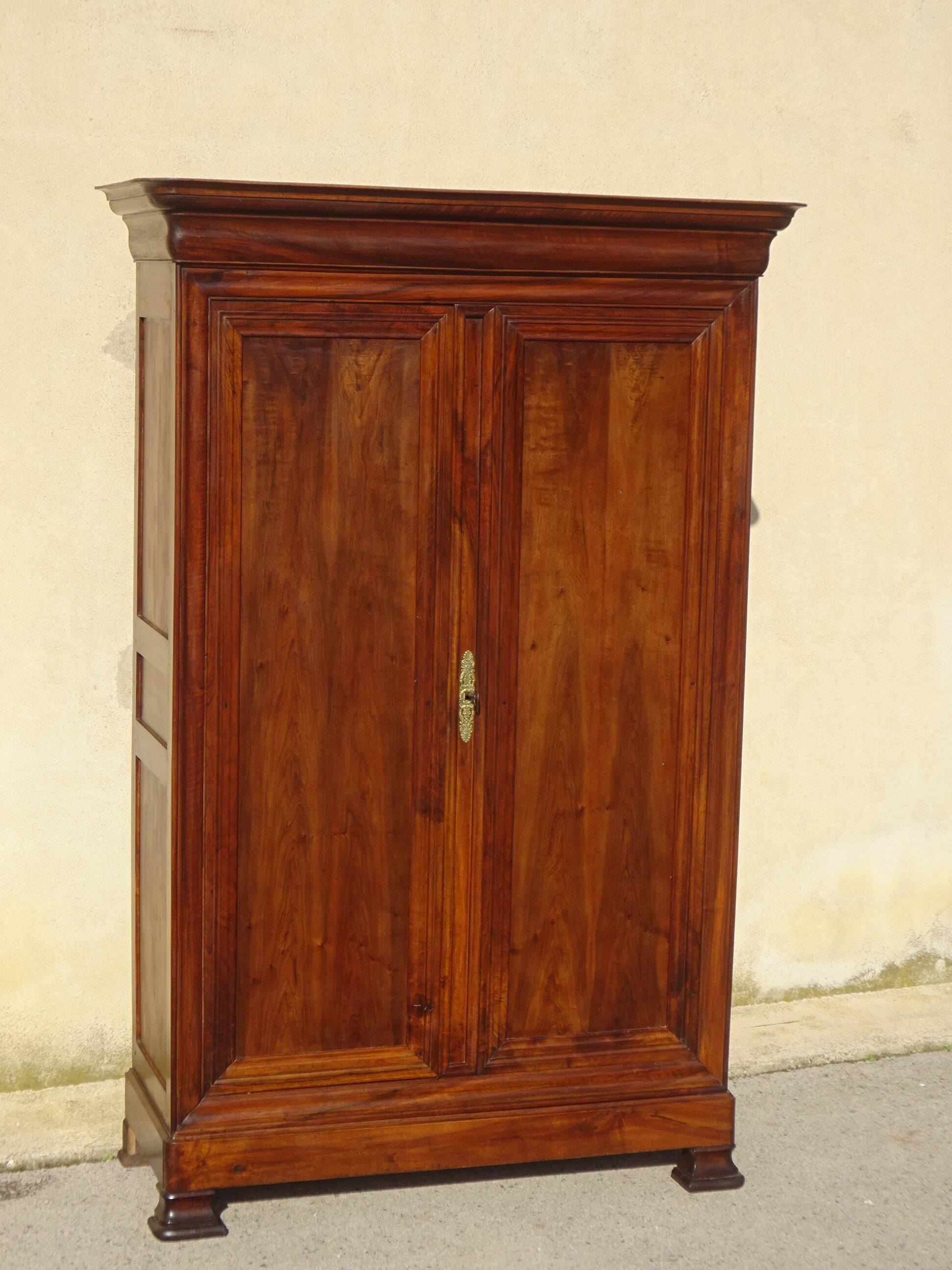 Very large Louis Philippe walnut wardrobe