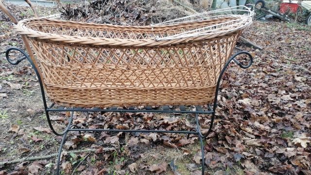 Rattan crib