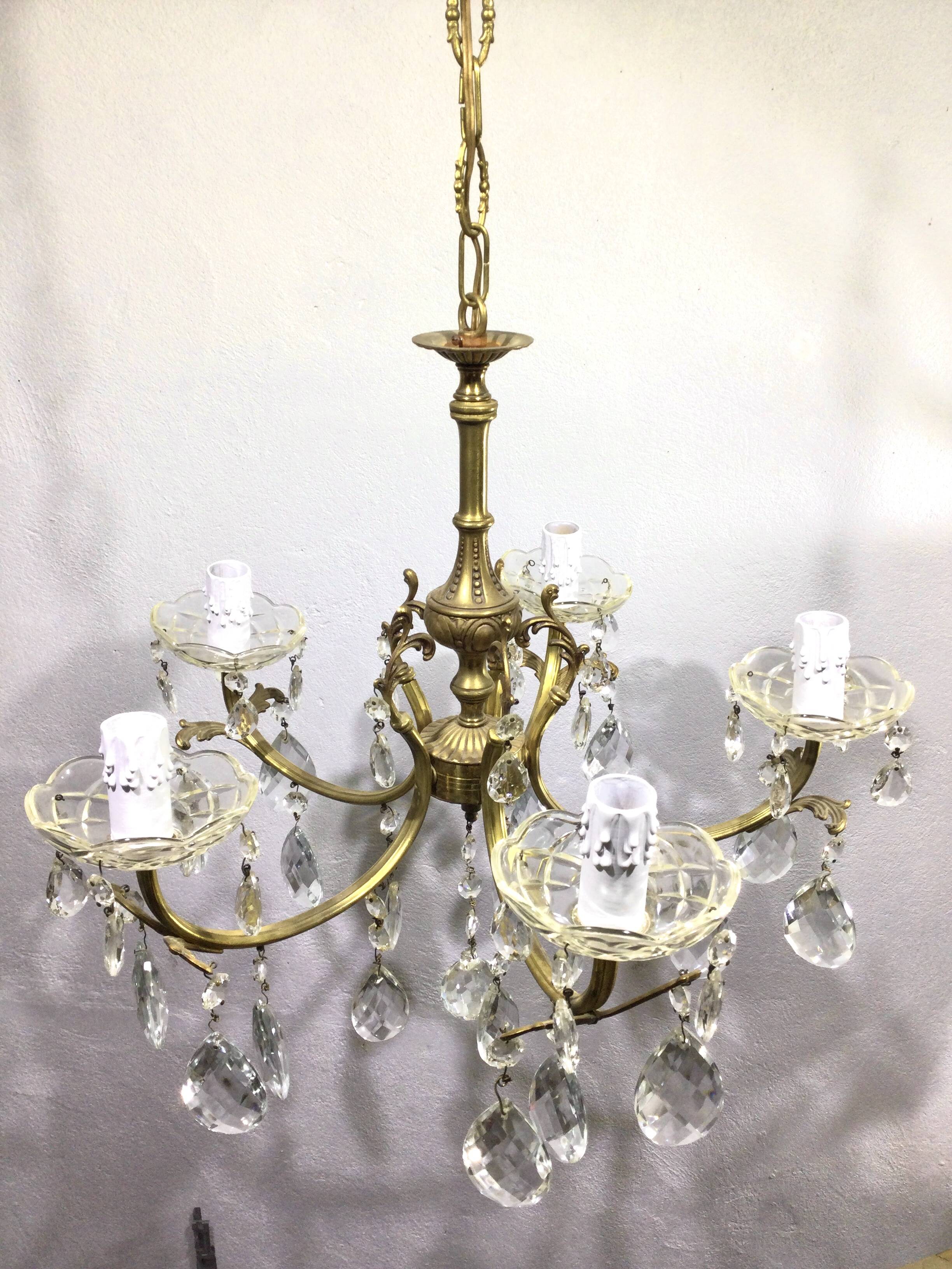 5-light chandelier in brass and tassels
