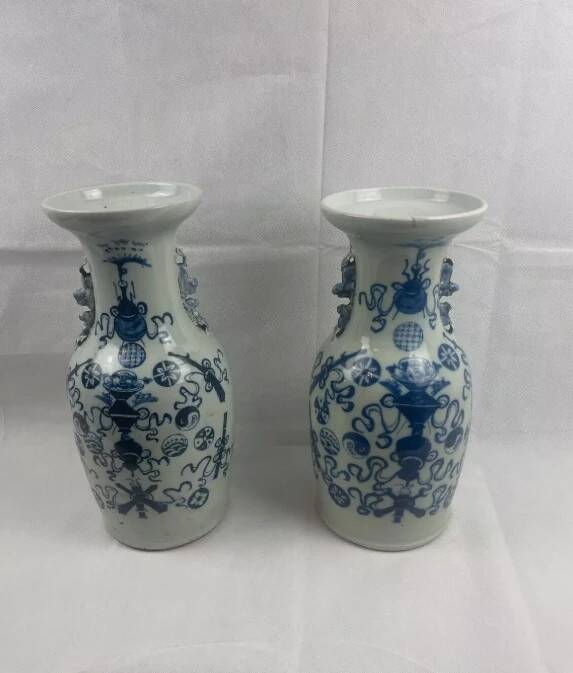Pair of Chinese porcelain baluster vases, Qing Dynasty