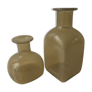 Paire de vases bouteille en verre