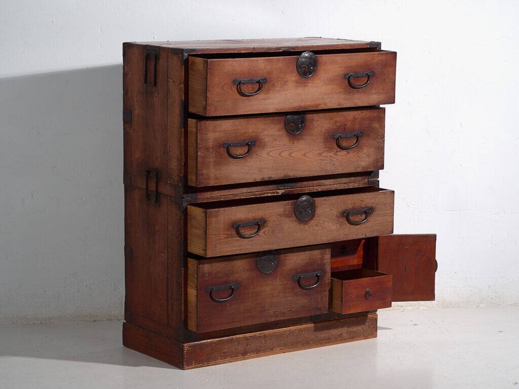Antique Japanese tansu – Meiji/Taishō period (c.1868-1926) #100