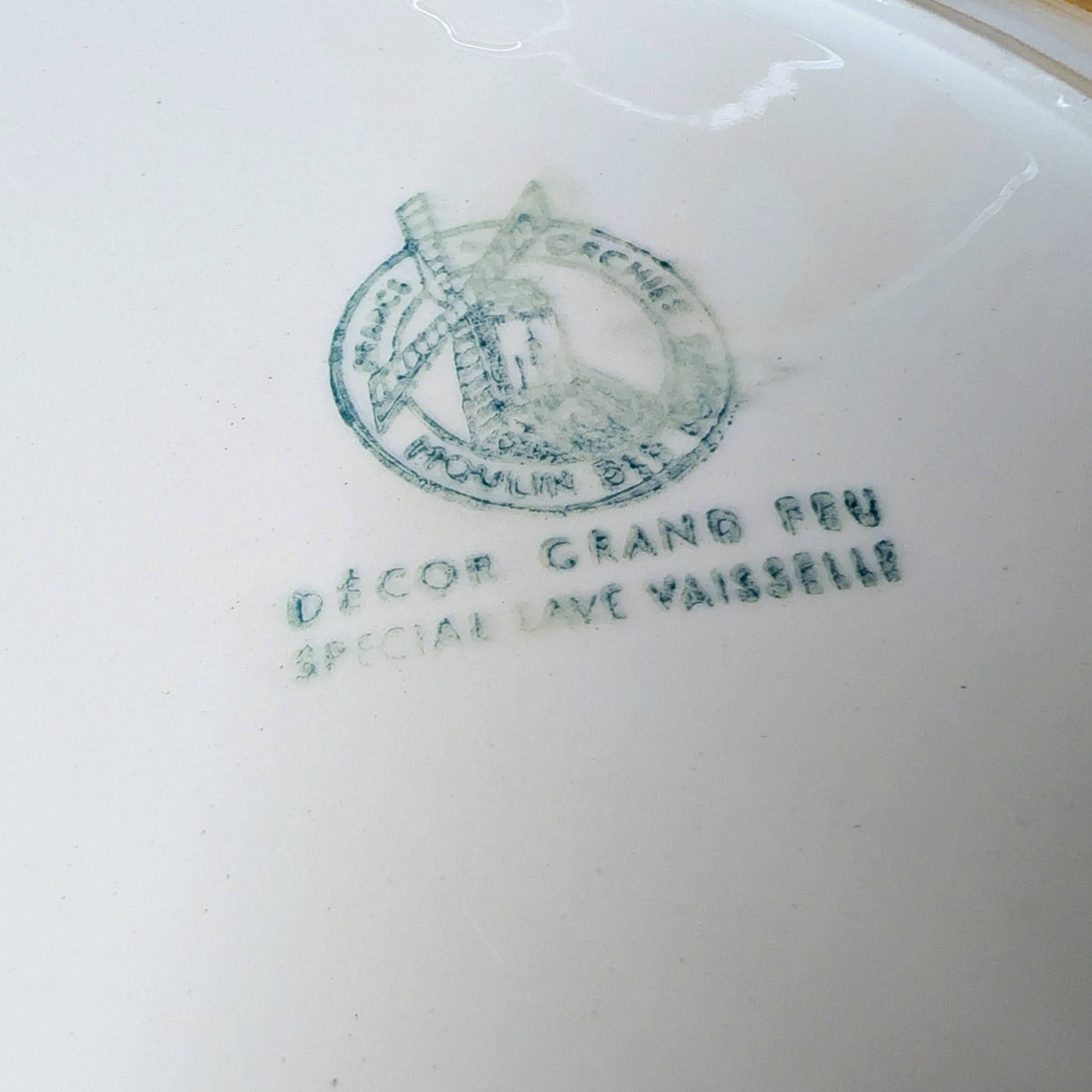 Moulin des Loups & Hamage plate - tablecloth model