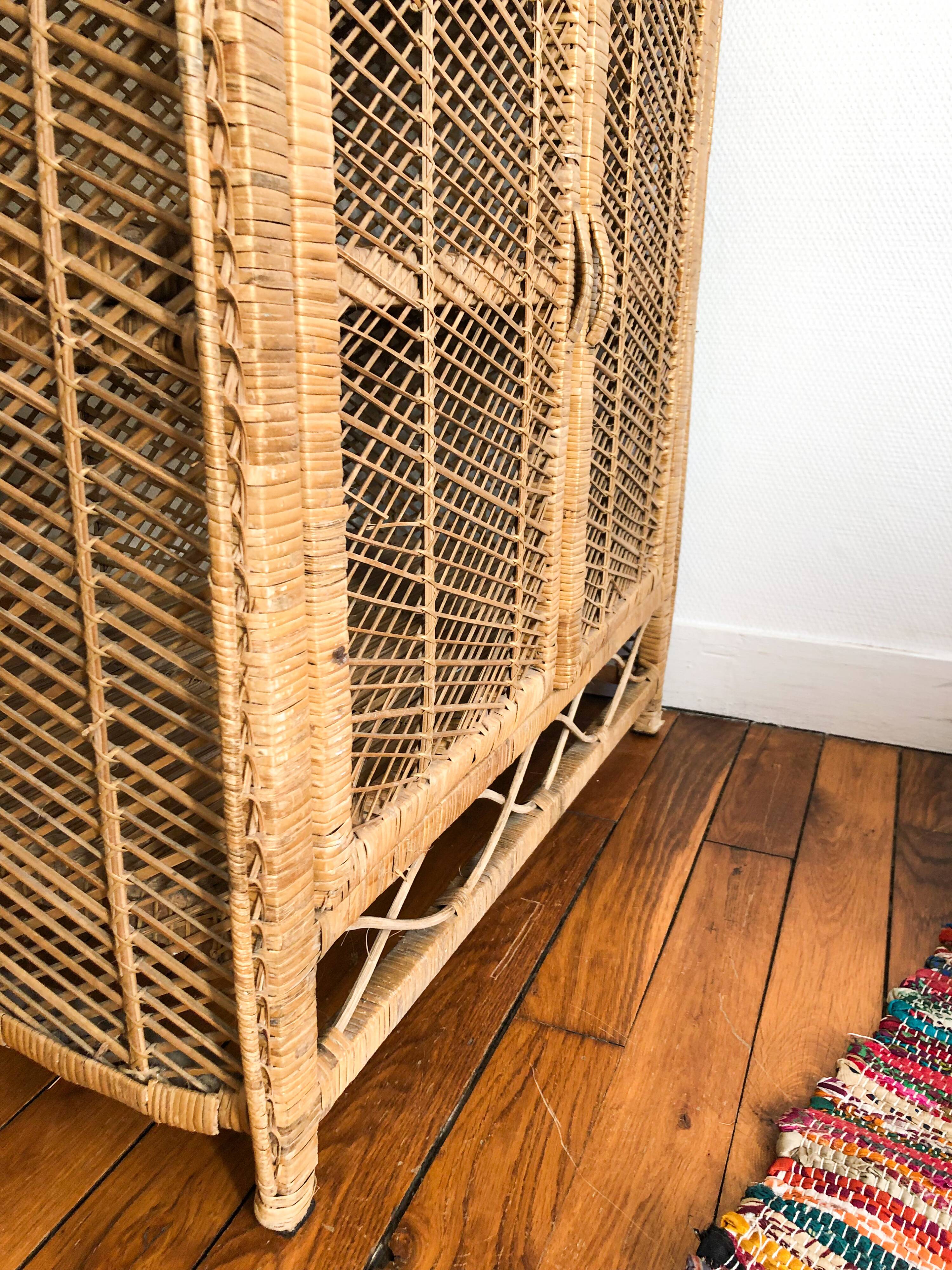 Sublime wicker shelf