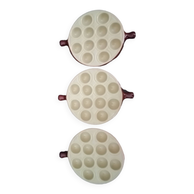 Lot de trois plats a escargot en ceramique
