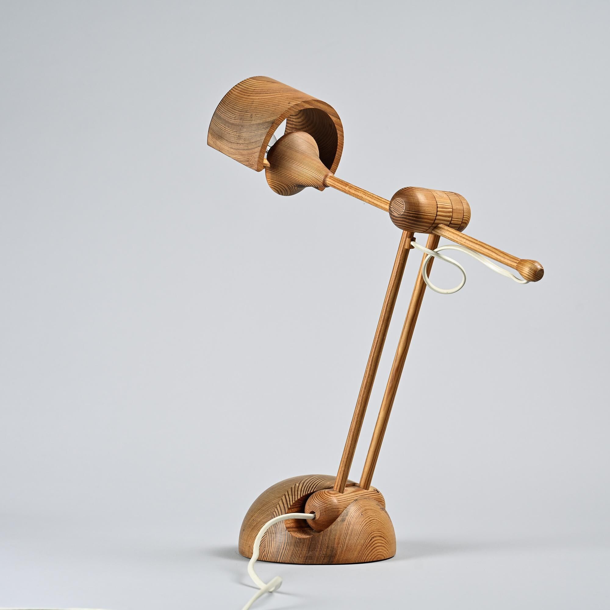 Turned wooden desk lamp, Swiss craftsmanship, circa 1970.