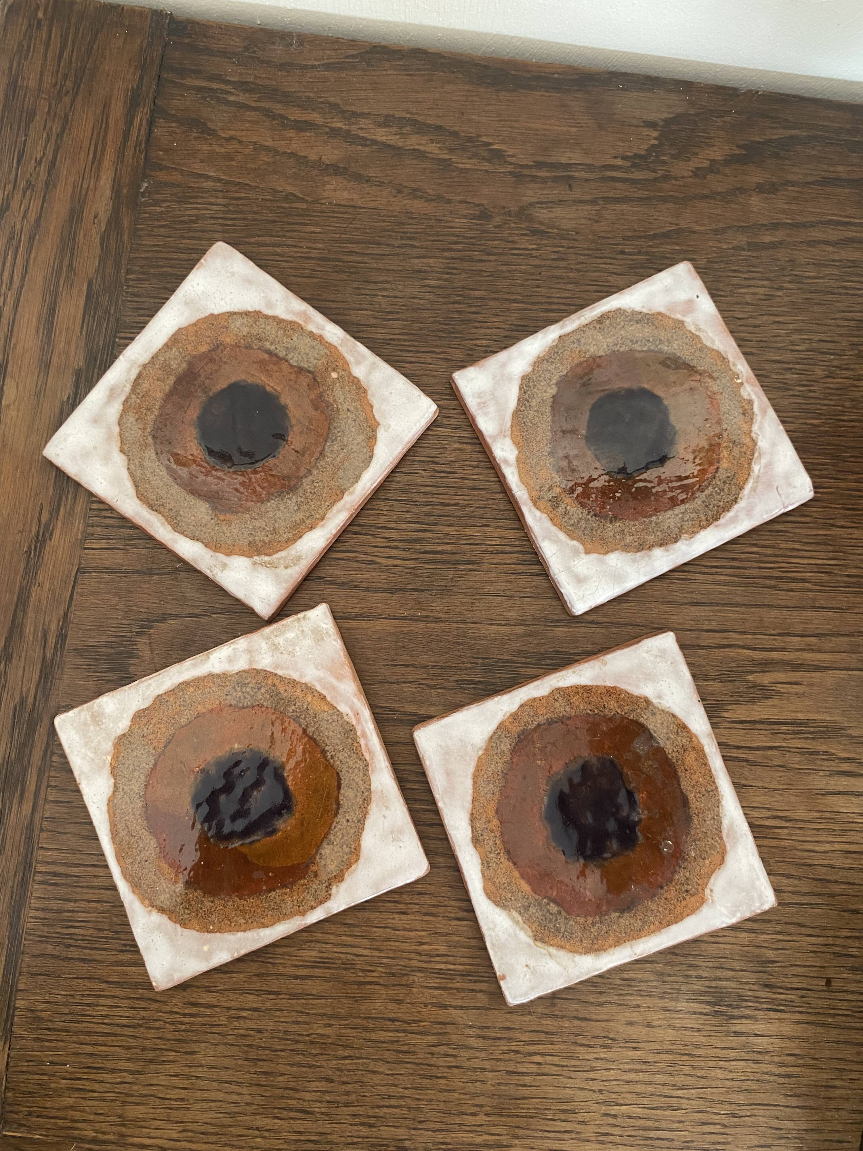 Flat glazed terracotta tiles