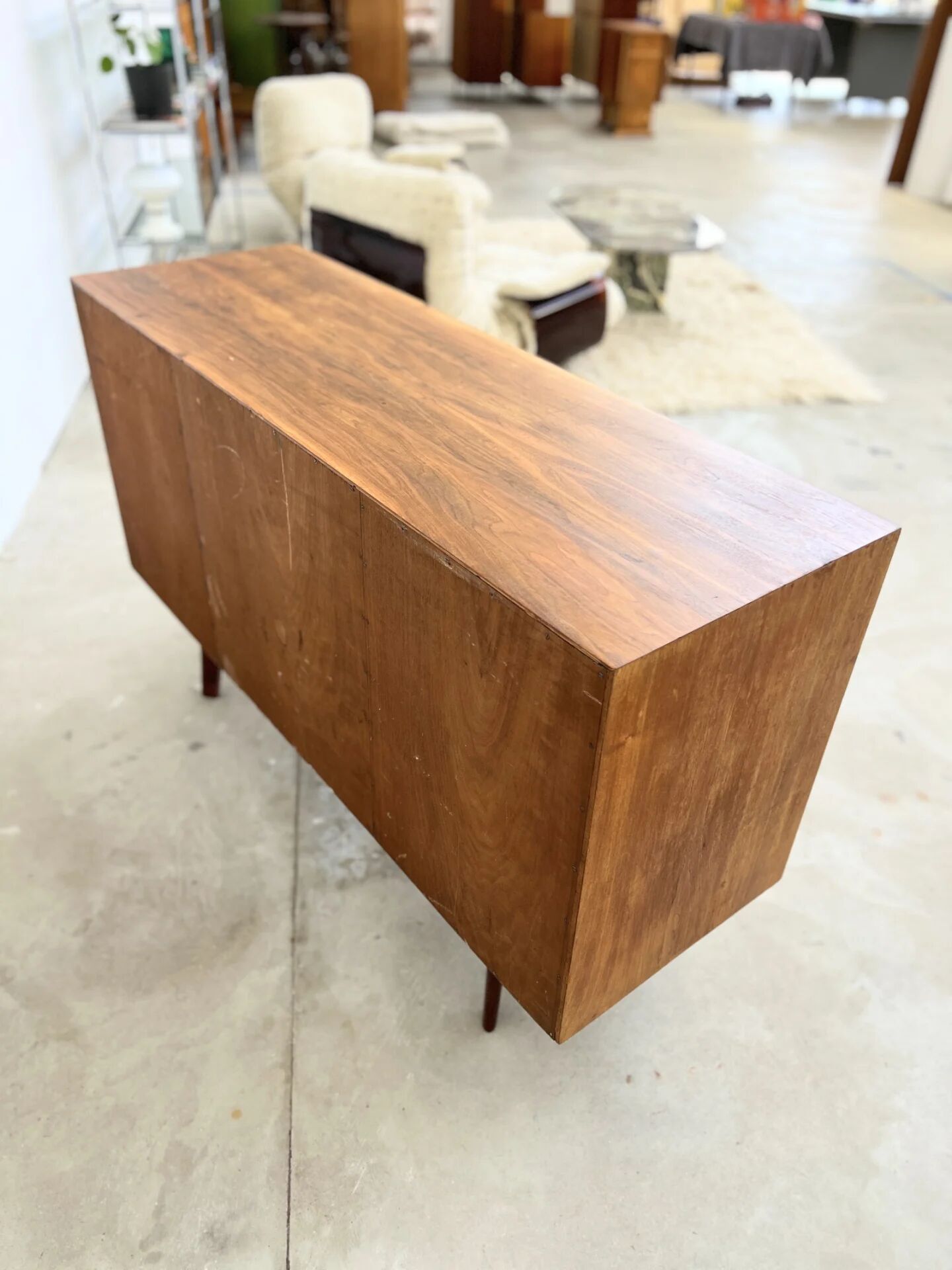 Mid-century teak sideboard, 2 doors 4 drawers — brutalist spirit
