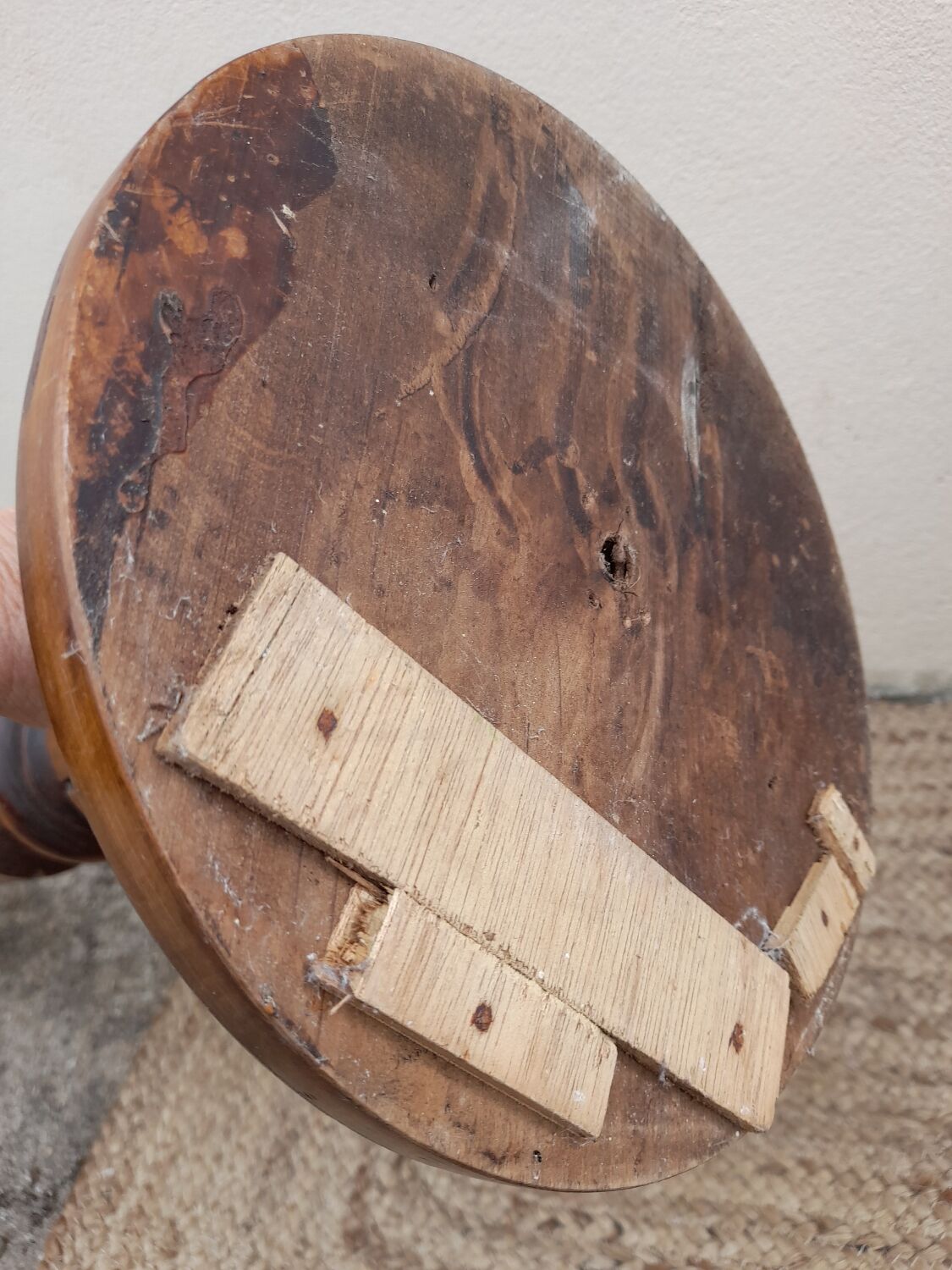 High fifth wheel / column in solid cherry, rustic chic