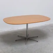 'Superellipse' pedestal table in oak by Arne Jacobsen for Fritz Hansen, 1981