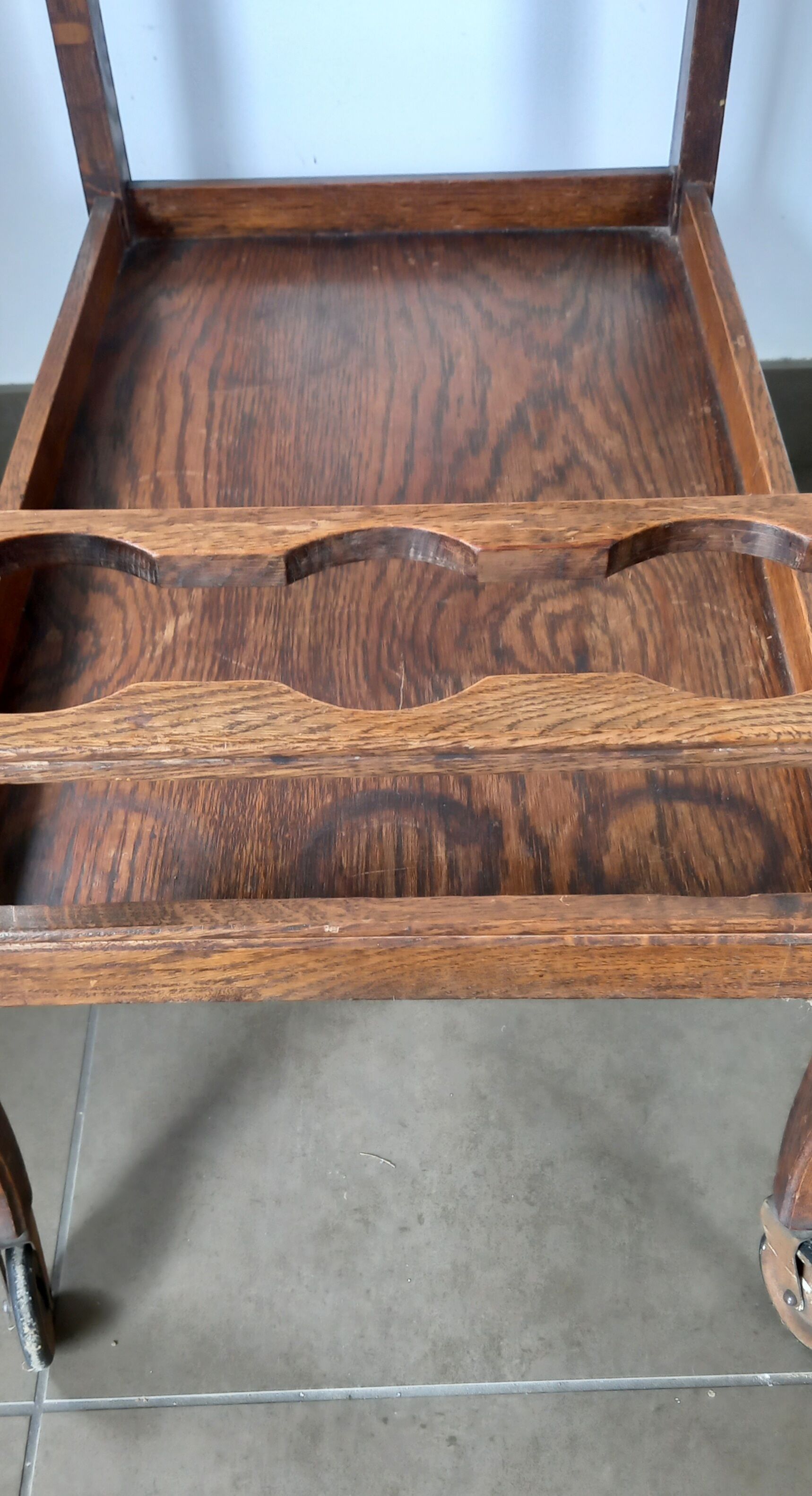 Service with chestnut wheels trolley