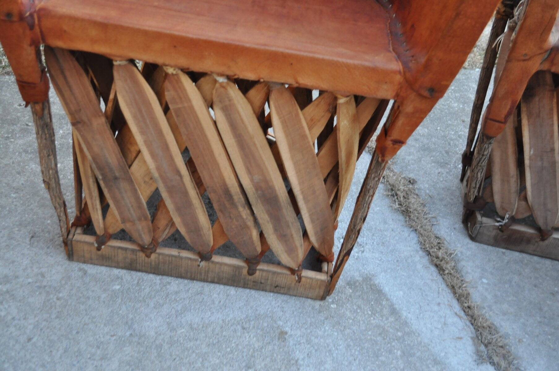 Set of 2 Mexican chairs by Wim Rietveld in brown leather and wood - vintage folk art