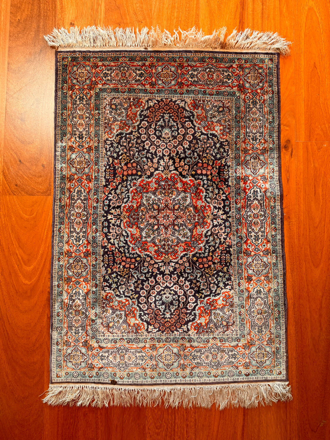 Chinese silk oriental rug 103 cm x 64 cm