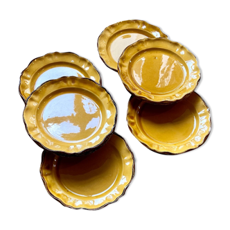 9 flat plates in ochre earthenware, "Les Faïences - Haute Provence"
