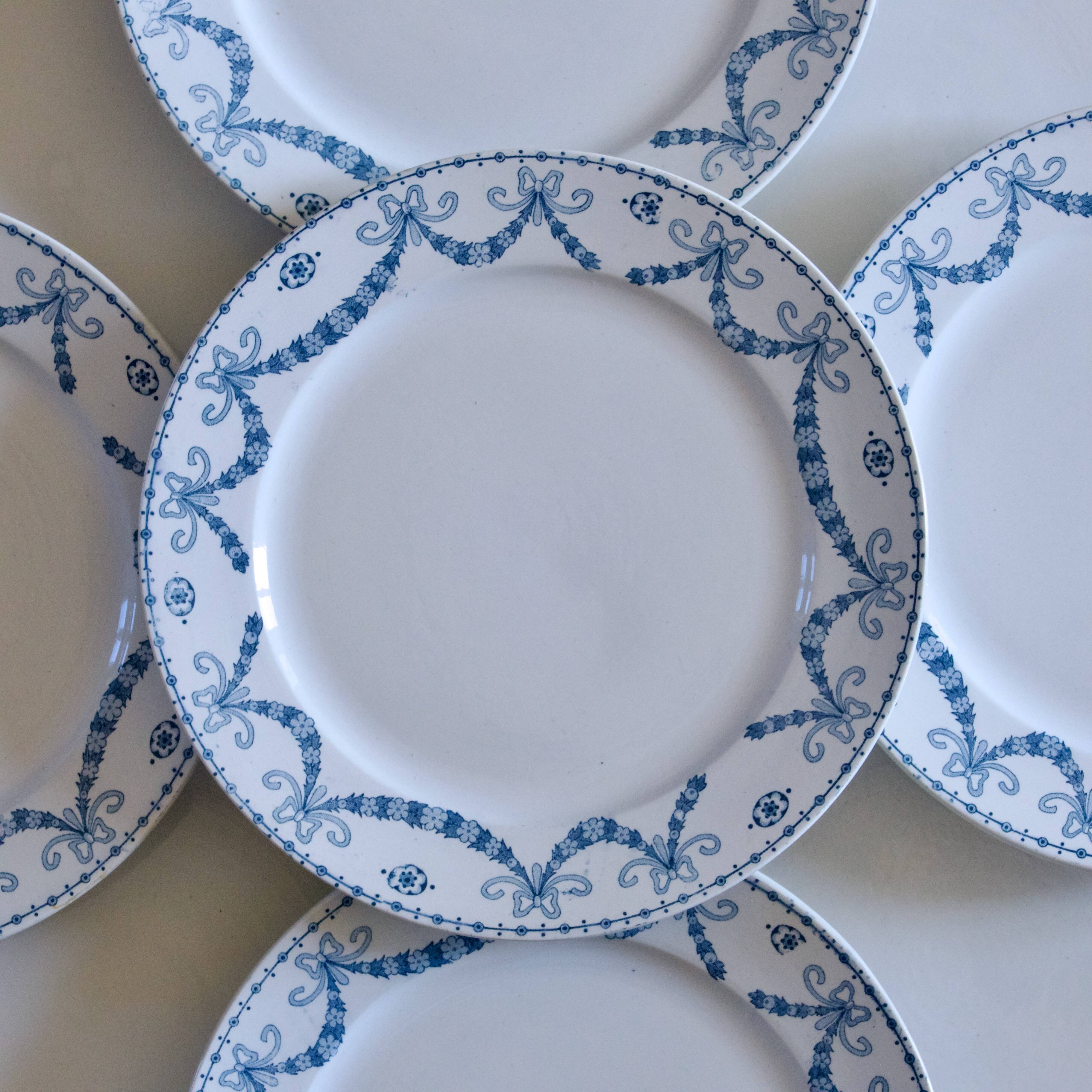 9 assiettes à dessert terre de fer signées Sarreguemines Juliana