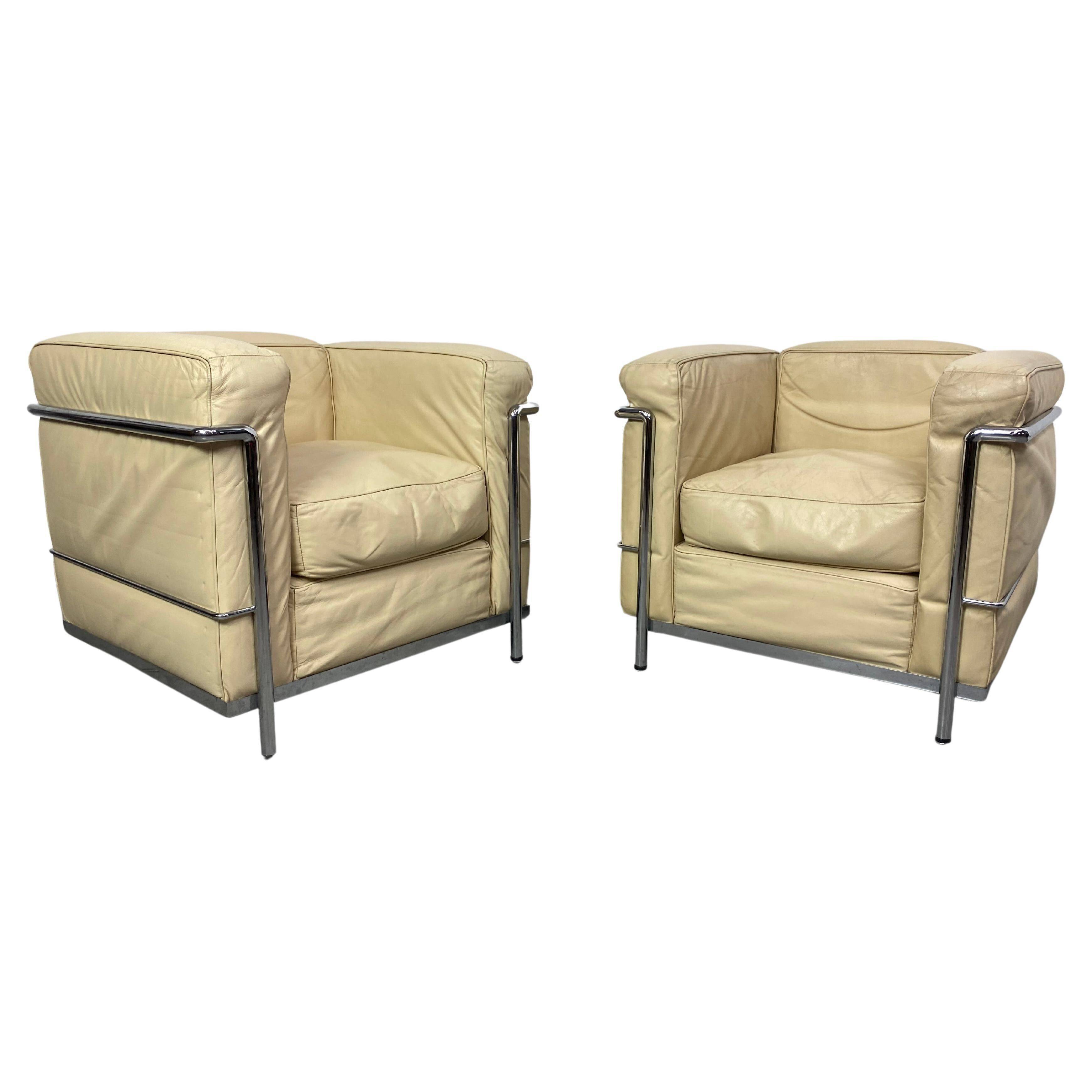 Fauteuils clubs en cuir blanc LC2 par Le Corbusier pour Cassina