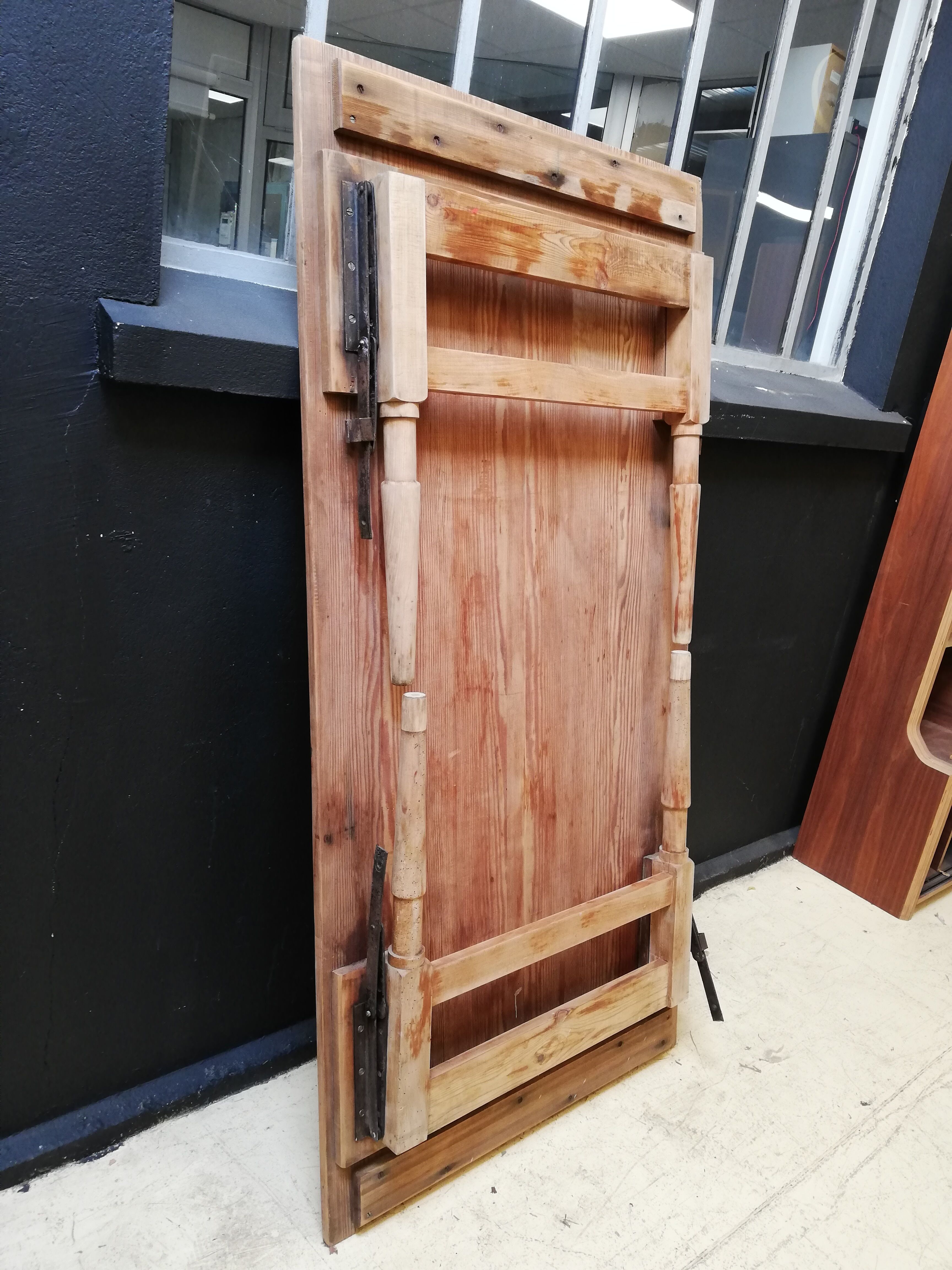 Folding table in wood brewery-guinguette, 6/8 cutlery