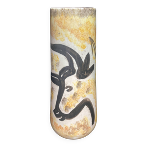 Vase en céramique annoté
