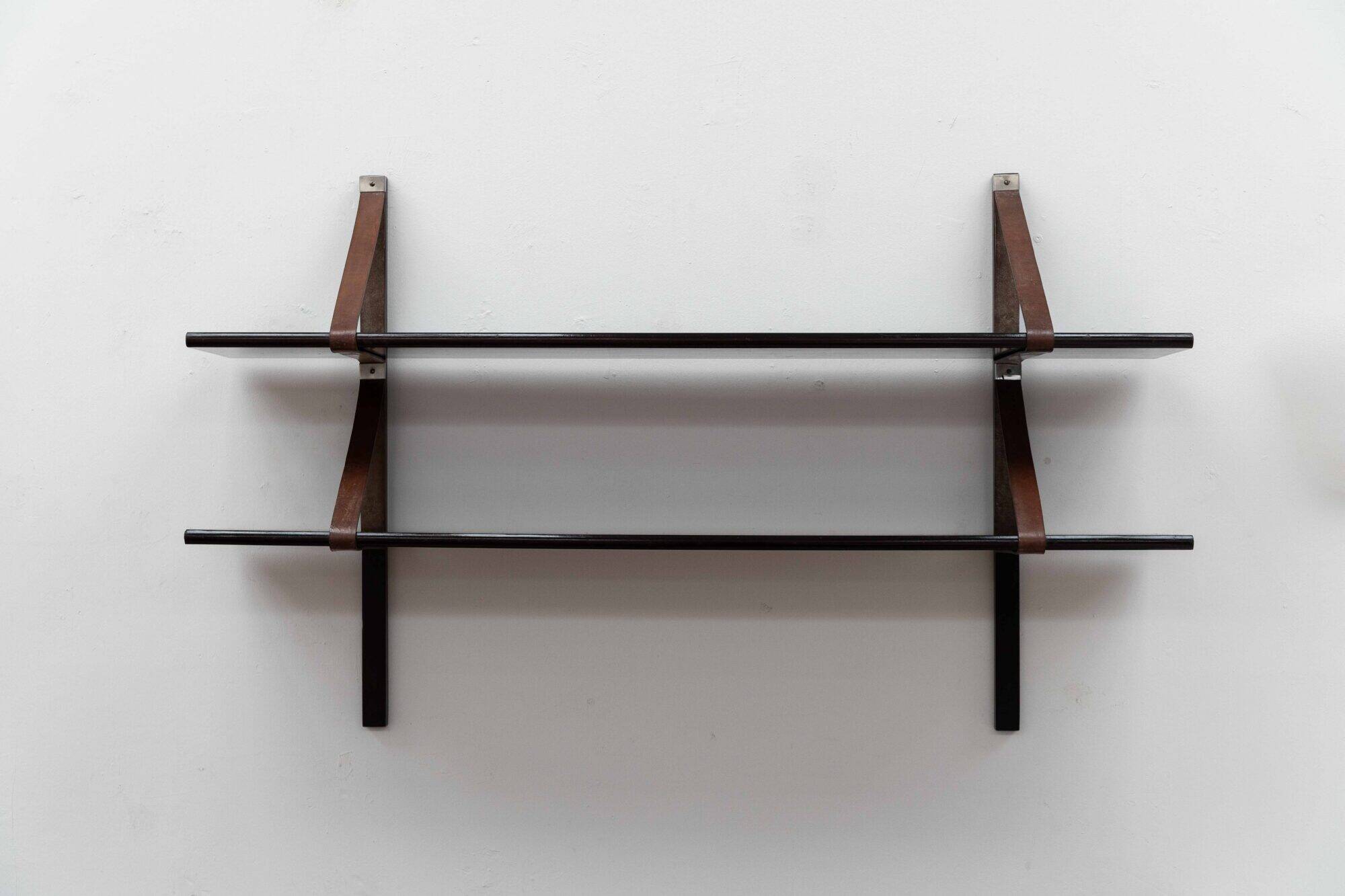 'Correas' wall shelves by Miquel Milà
