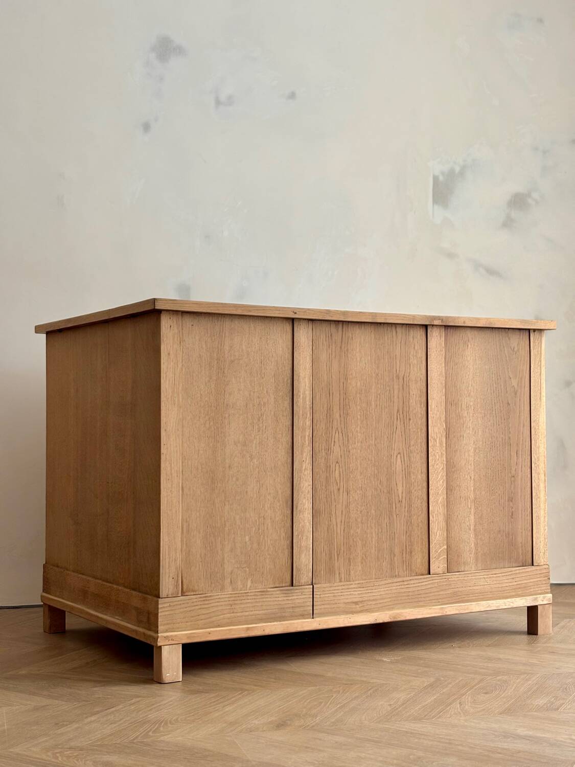 Oak counter