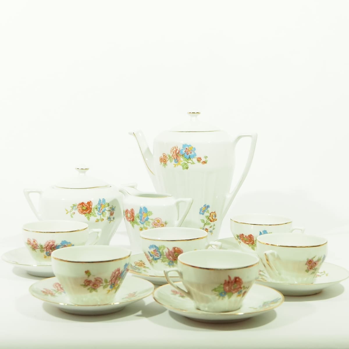 Porcelain coffee set decoration red and blue flowers golden border