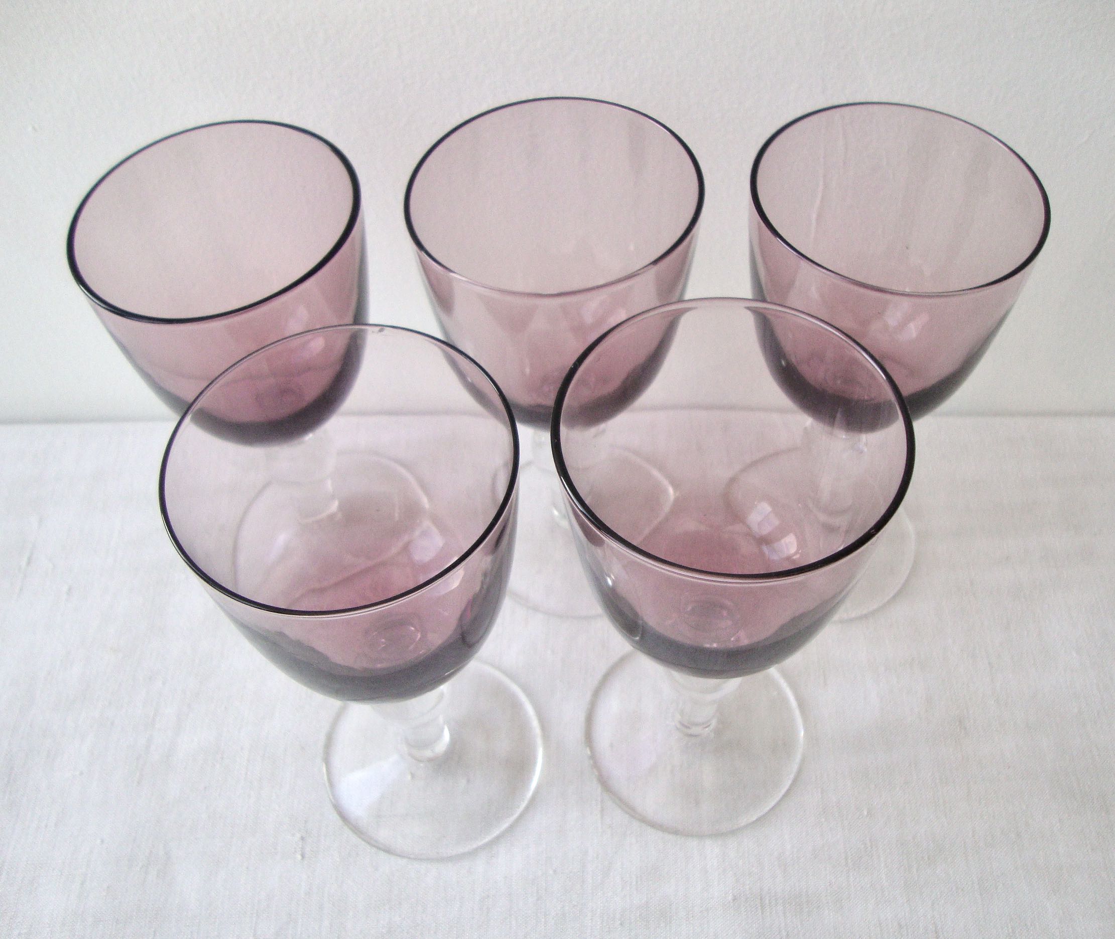 Set of 5 parma-coloured wine glasses