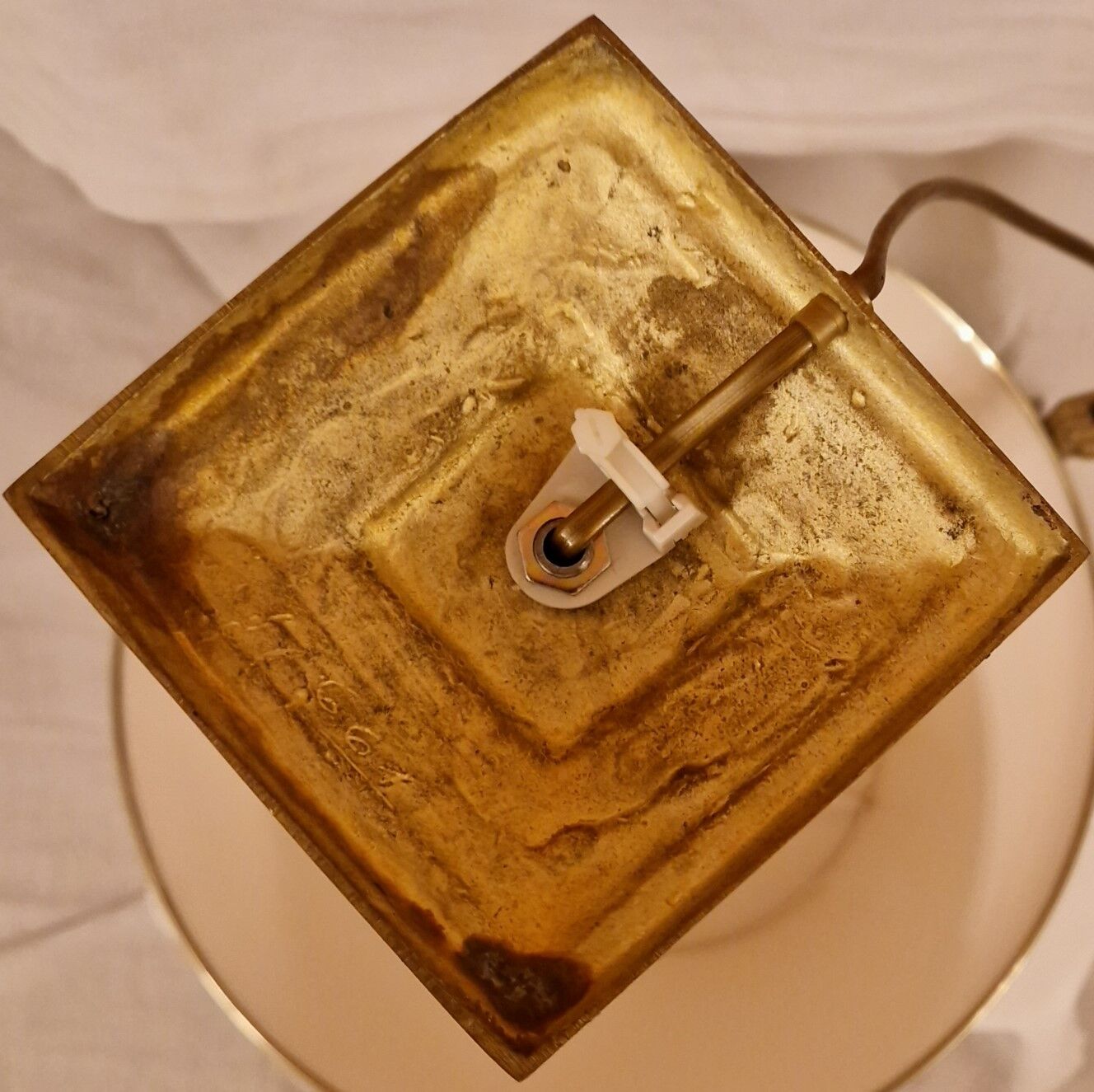 Vintage Art Deco brass table lamp – parchment effect shade –