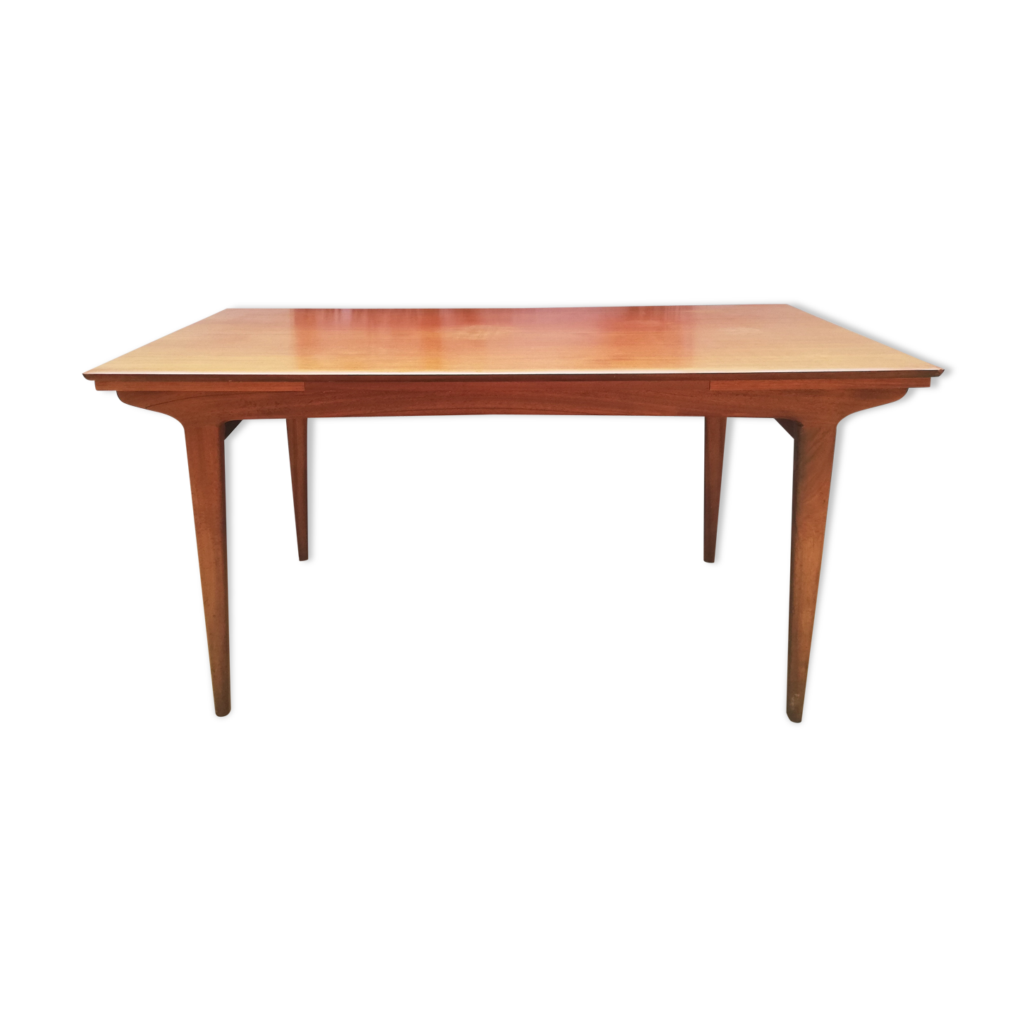 Scandinavian extendable table