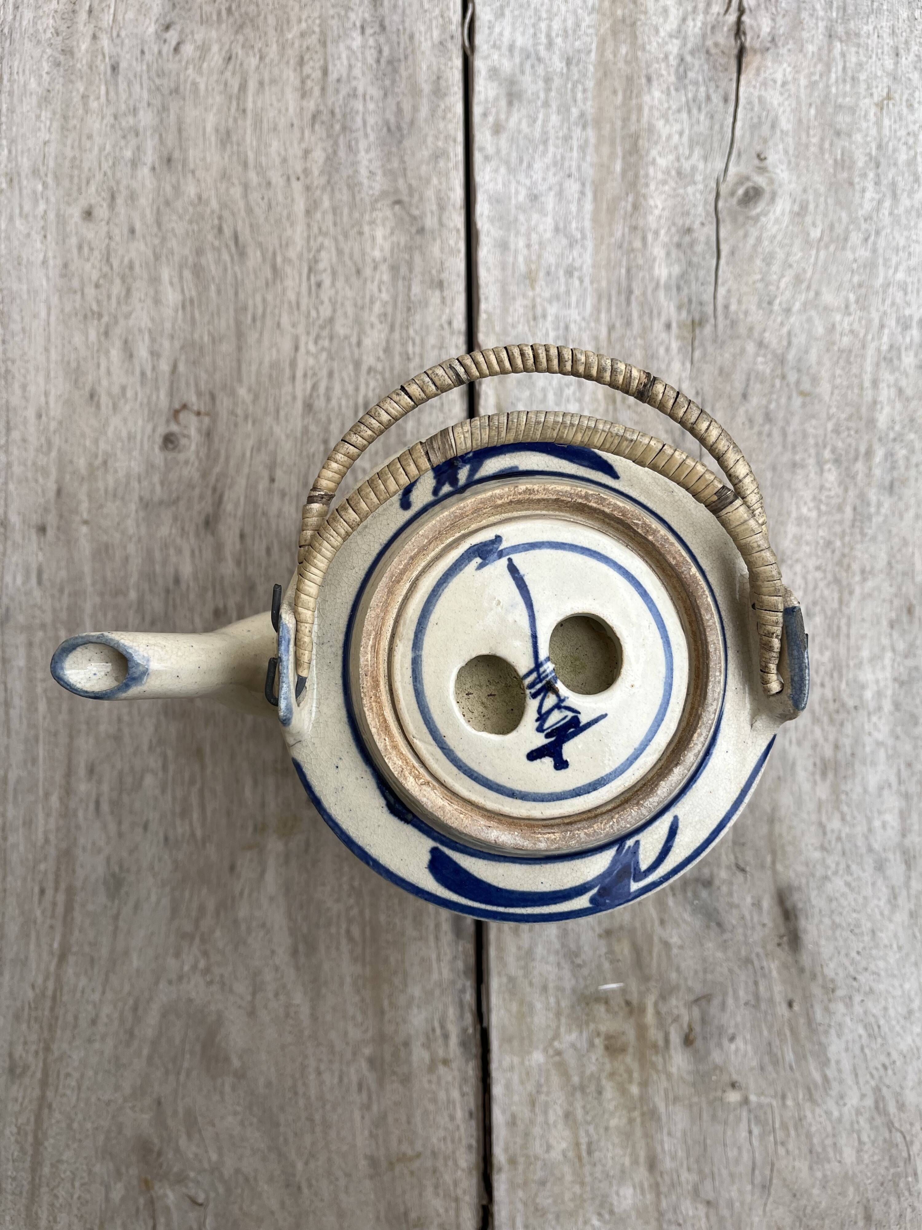 19th century hand-painted Chinese teapot