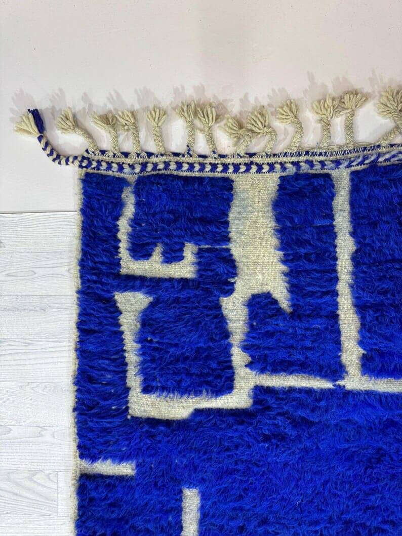 Berber wadi zem rug in blue color, size 150 x 250 cm