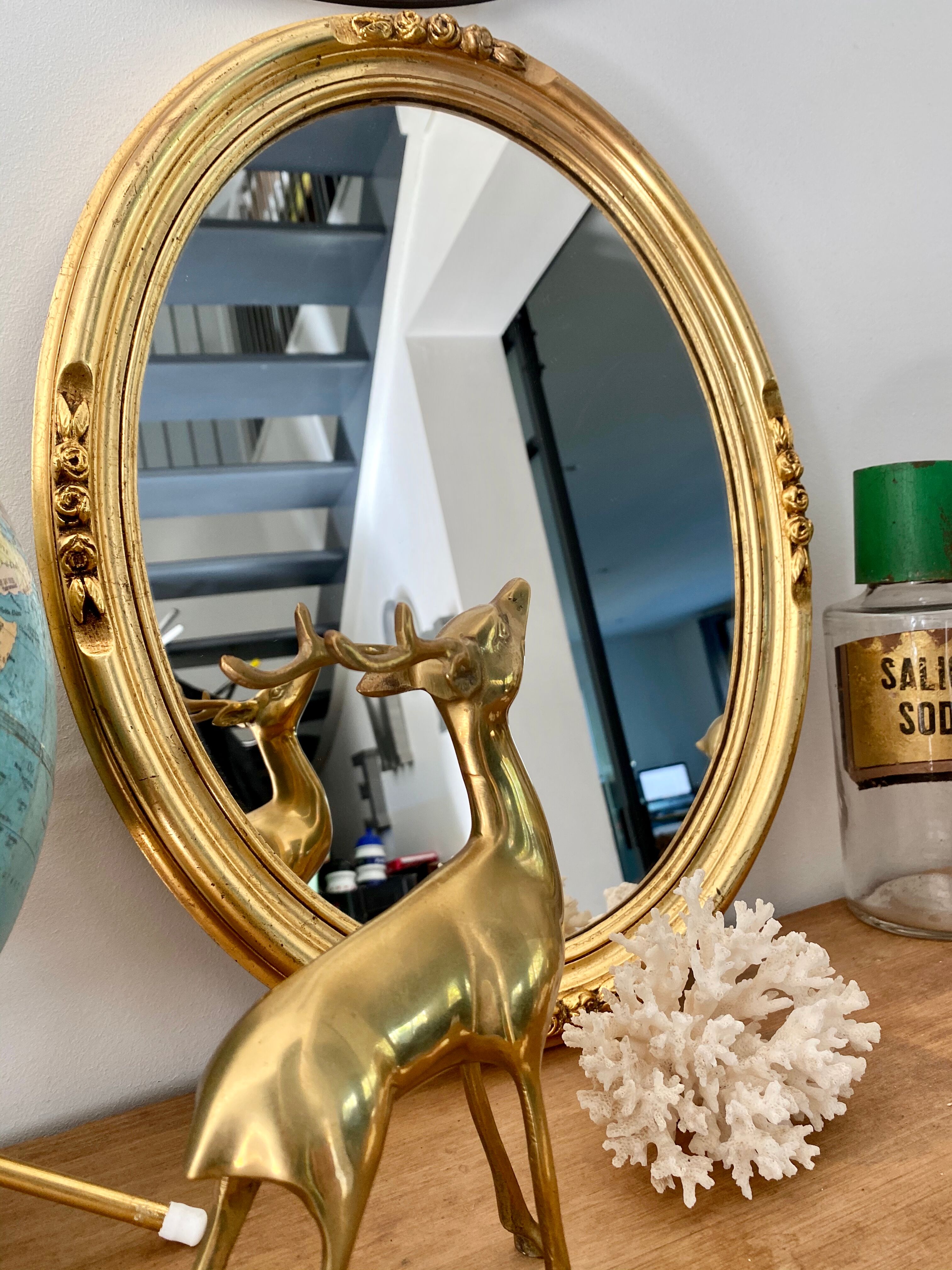 Golden mirror 47x37cm