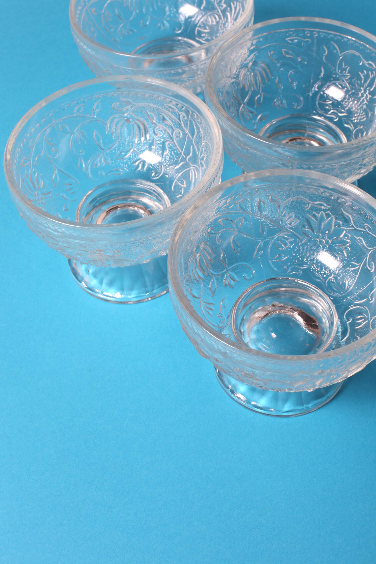 Set of 4 Vintage Pressed Glass Dessert Bowls Cibulak by Pavel Panek / 1977