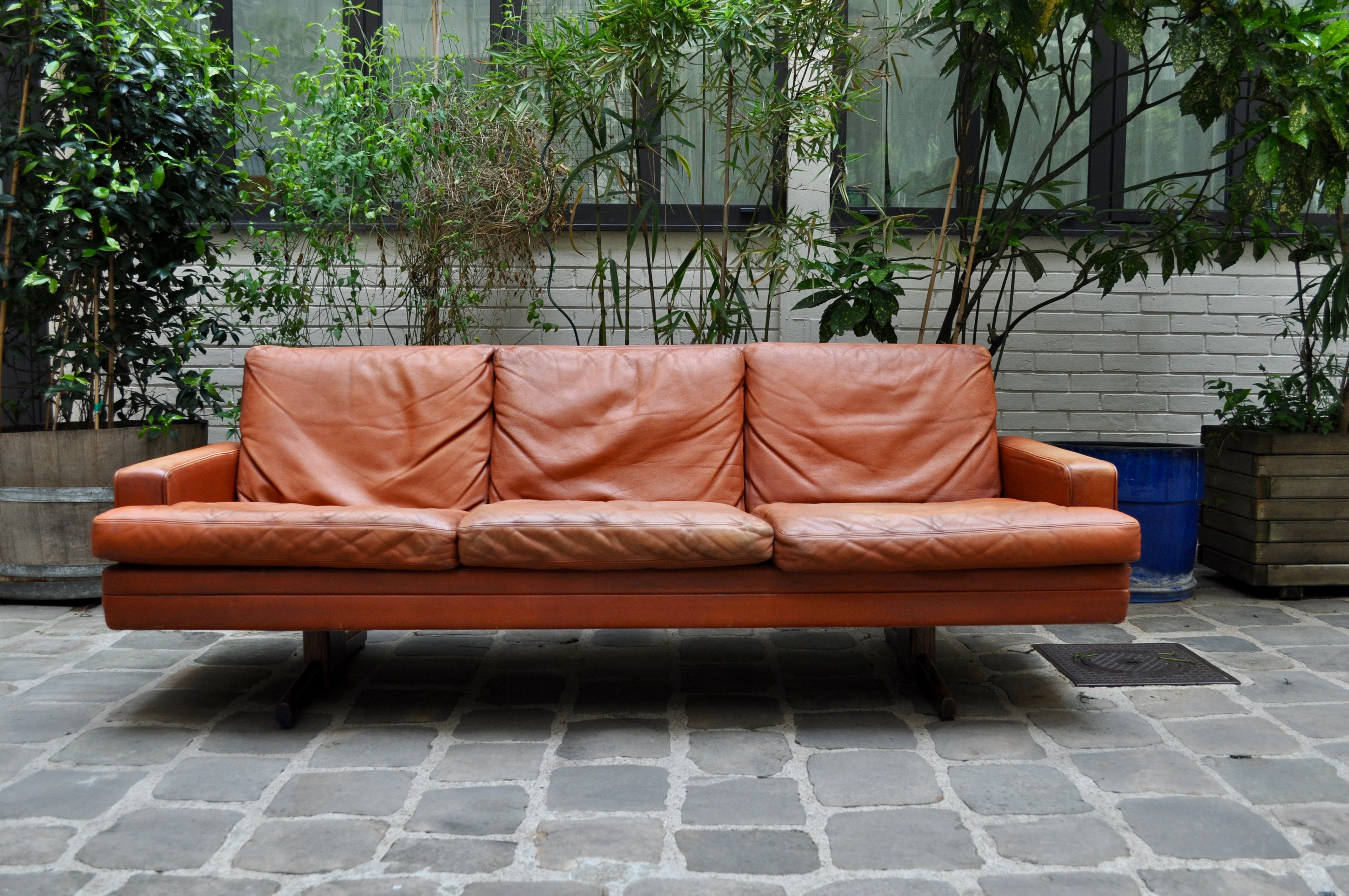 Scandinavian leather and Rosewood sofa Fredrik Kayser 1965, 3 seater