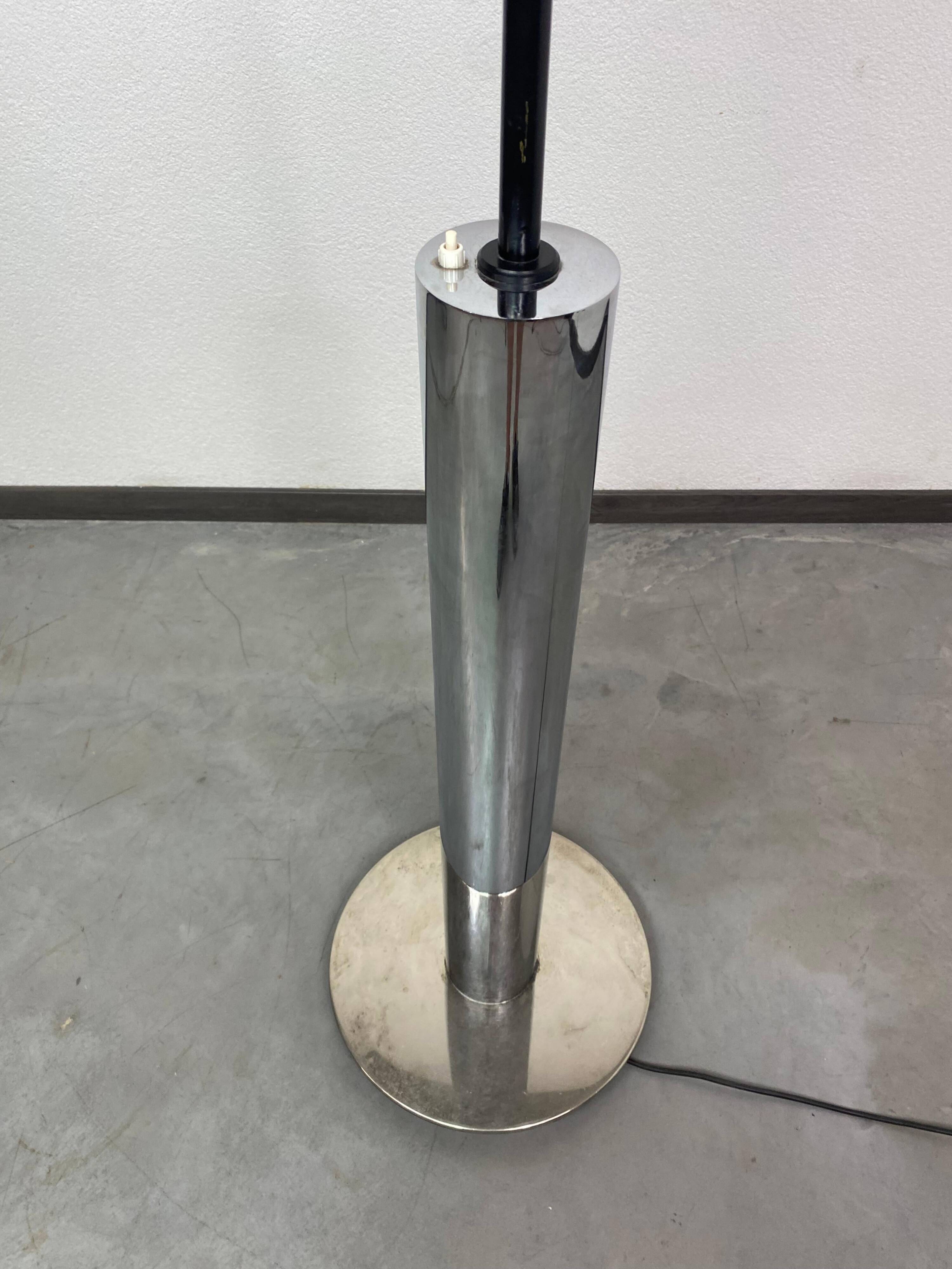 Lampadaire moderne du milieu du siècle