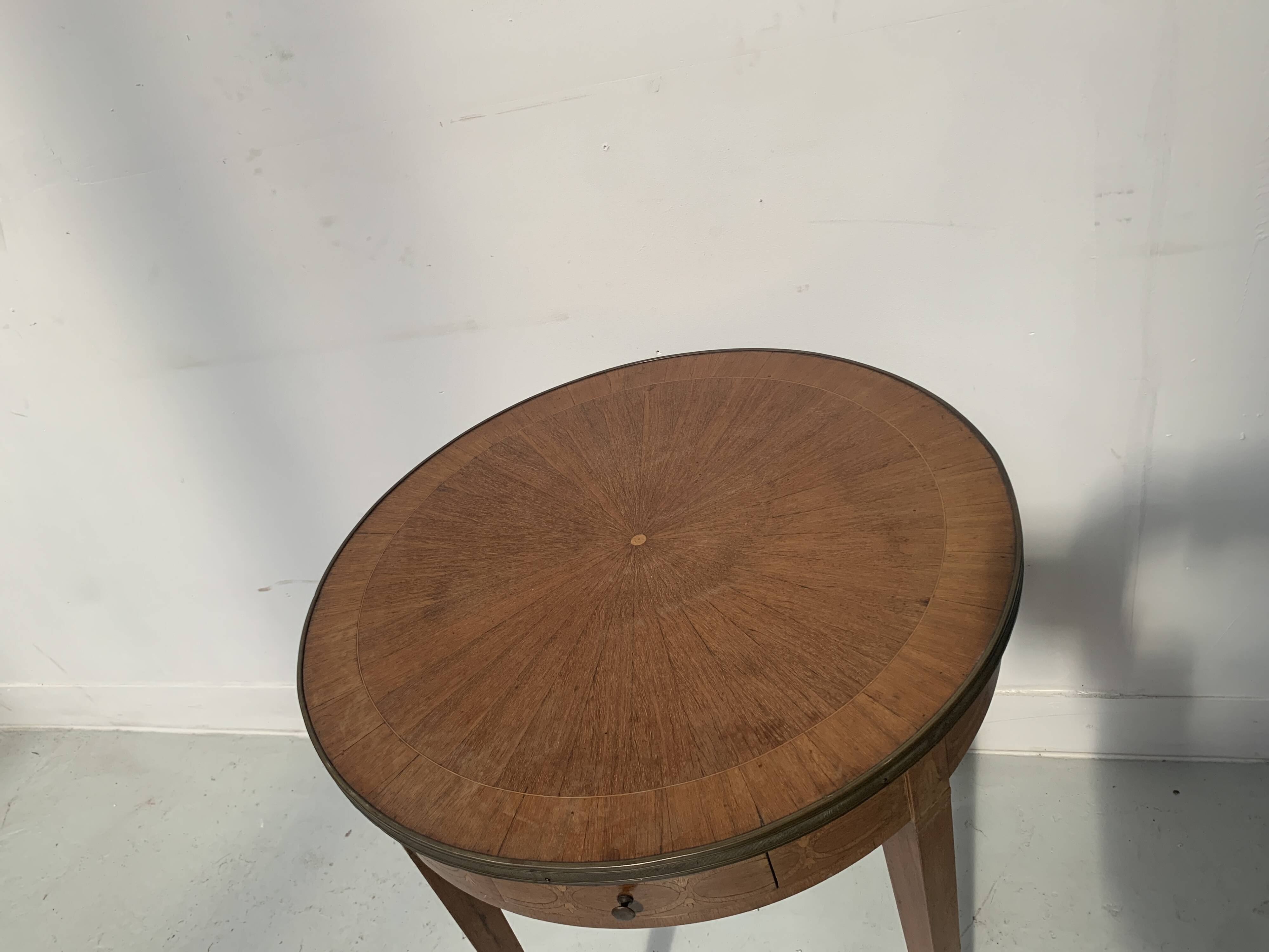 Round Louis XVI style pedestal table in marquetry wood, 20th century