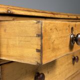 Pine commode English