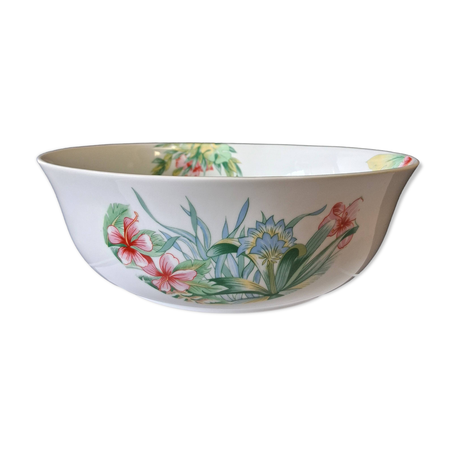 Very large porcelain salad bowl in very good condition from L'hirondelle Meh.