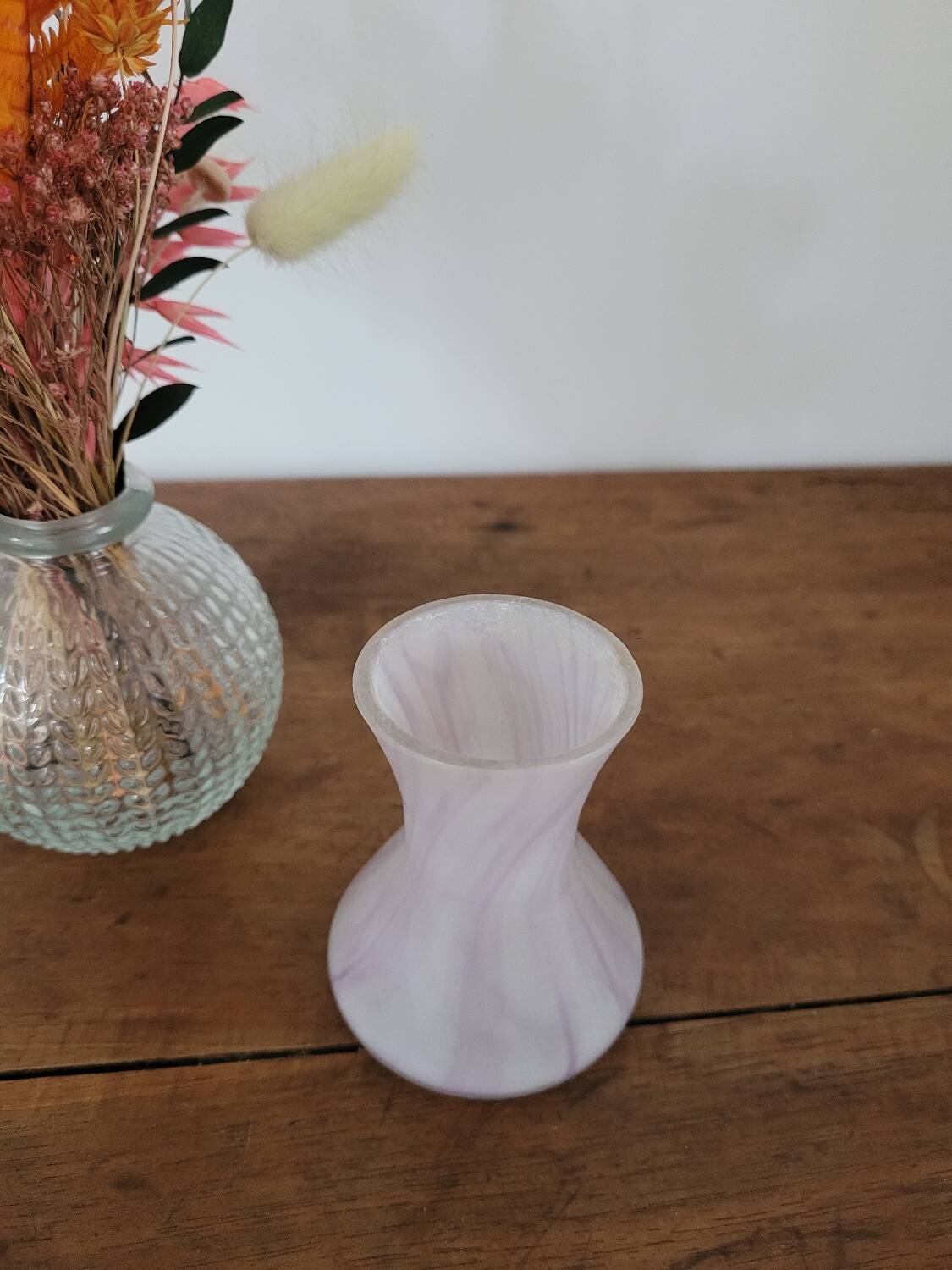Petit vase en pâte de verre violet clair
