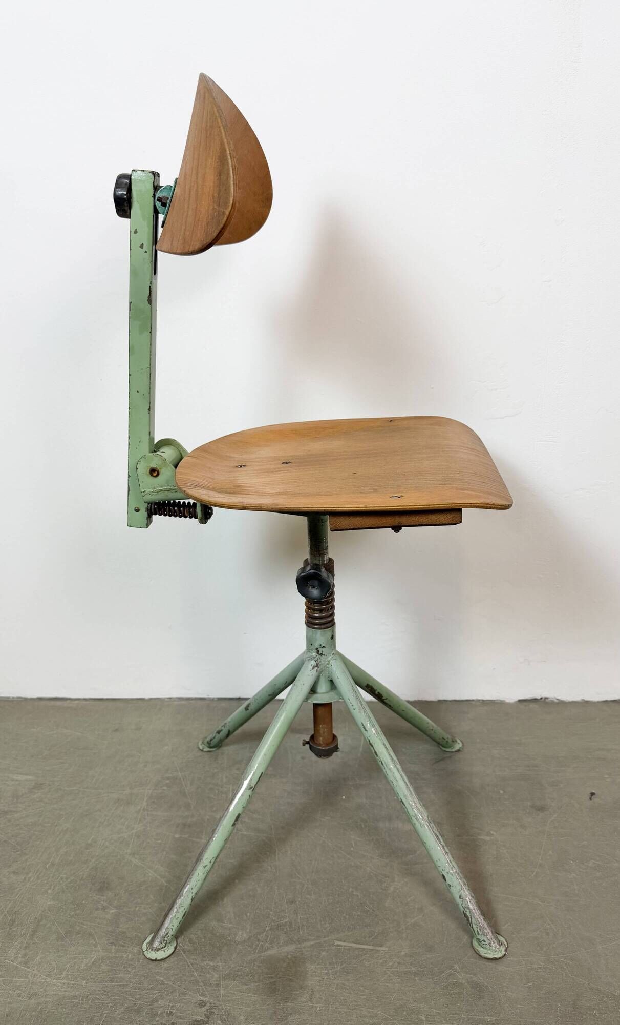 Chaise d'atelier industrielle verte, années 1950