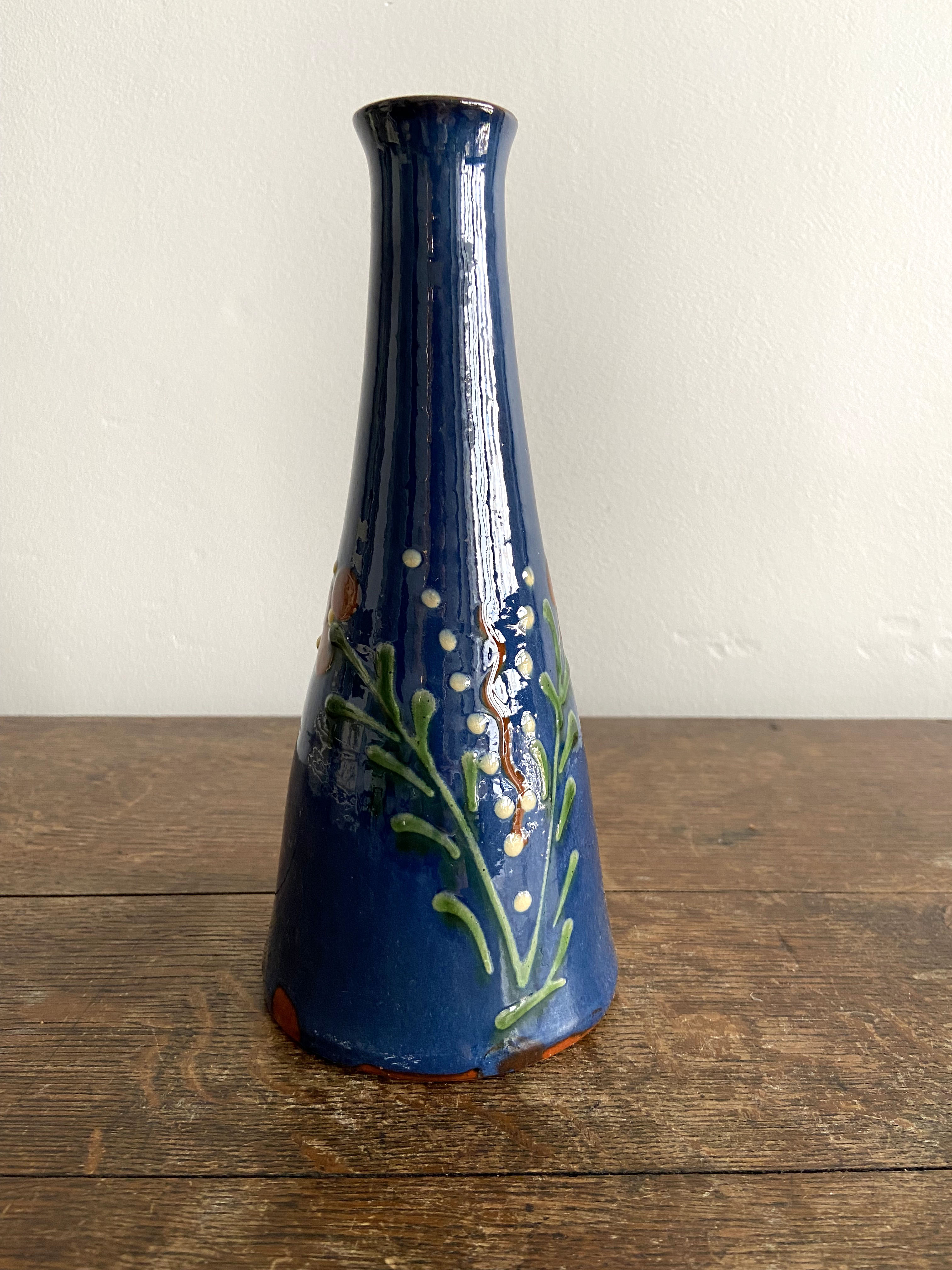 Soliflore vase decorated with flowers