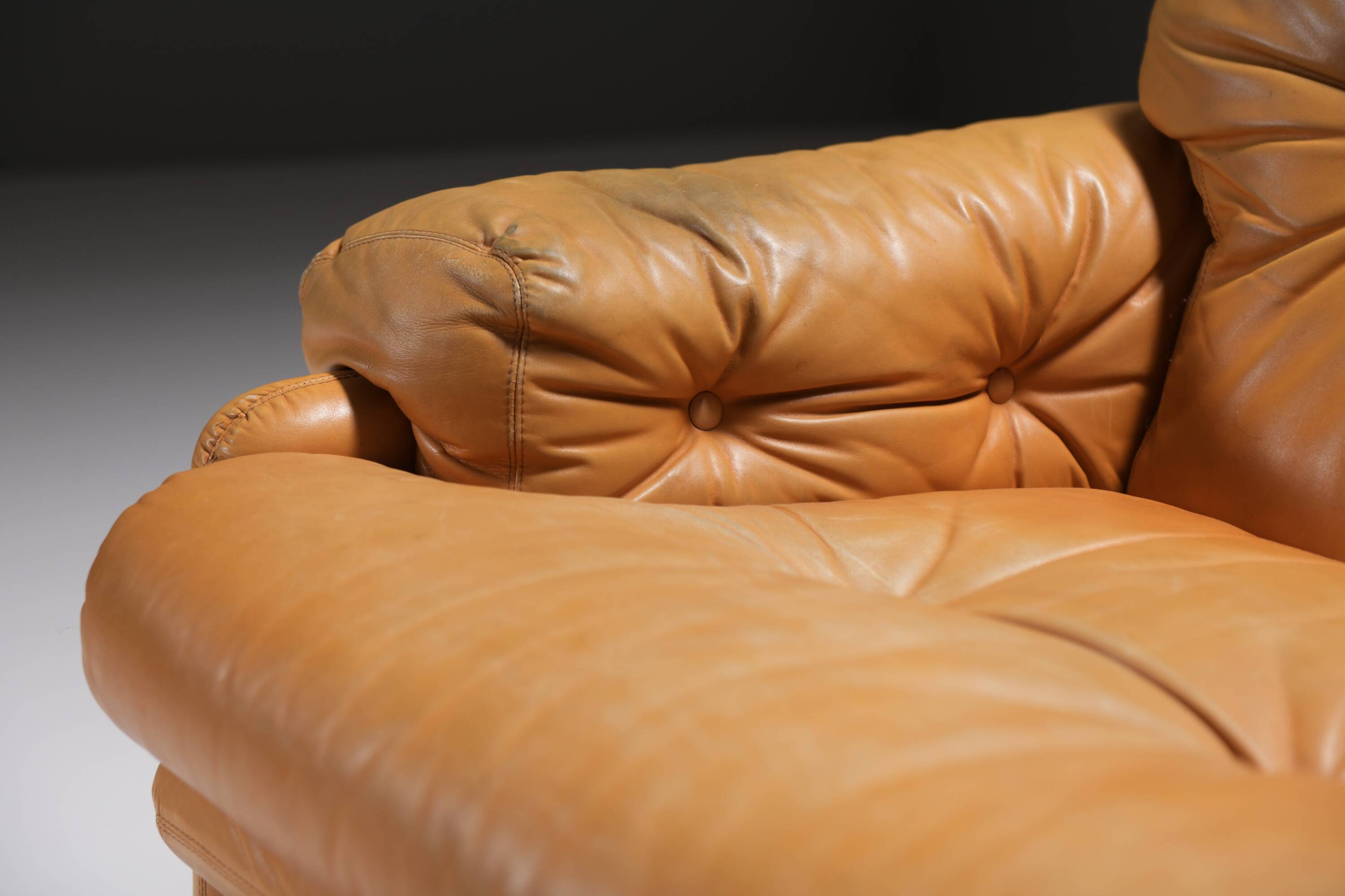 Stunning Coronado chairs in cognac leather by Afra & Tobia Scarpa - B&B Italia